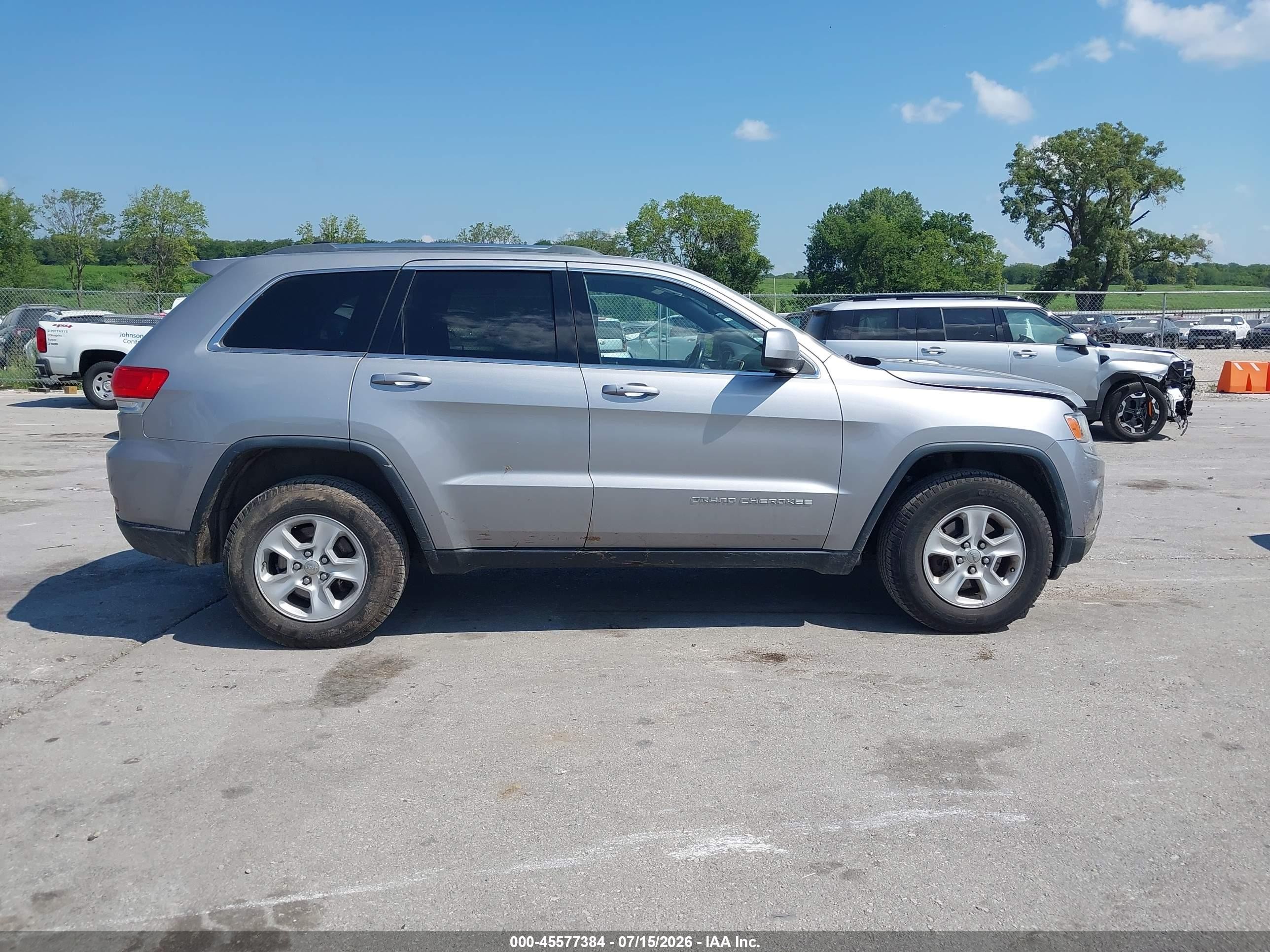 2014 Jeep Grand Cherokee Laredo Silver vin: 1C4RJFAG2EC472029