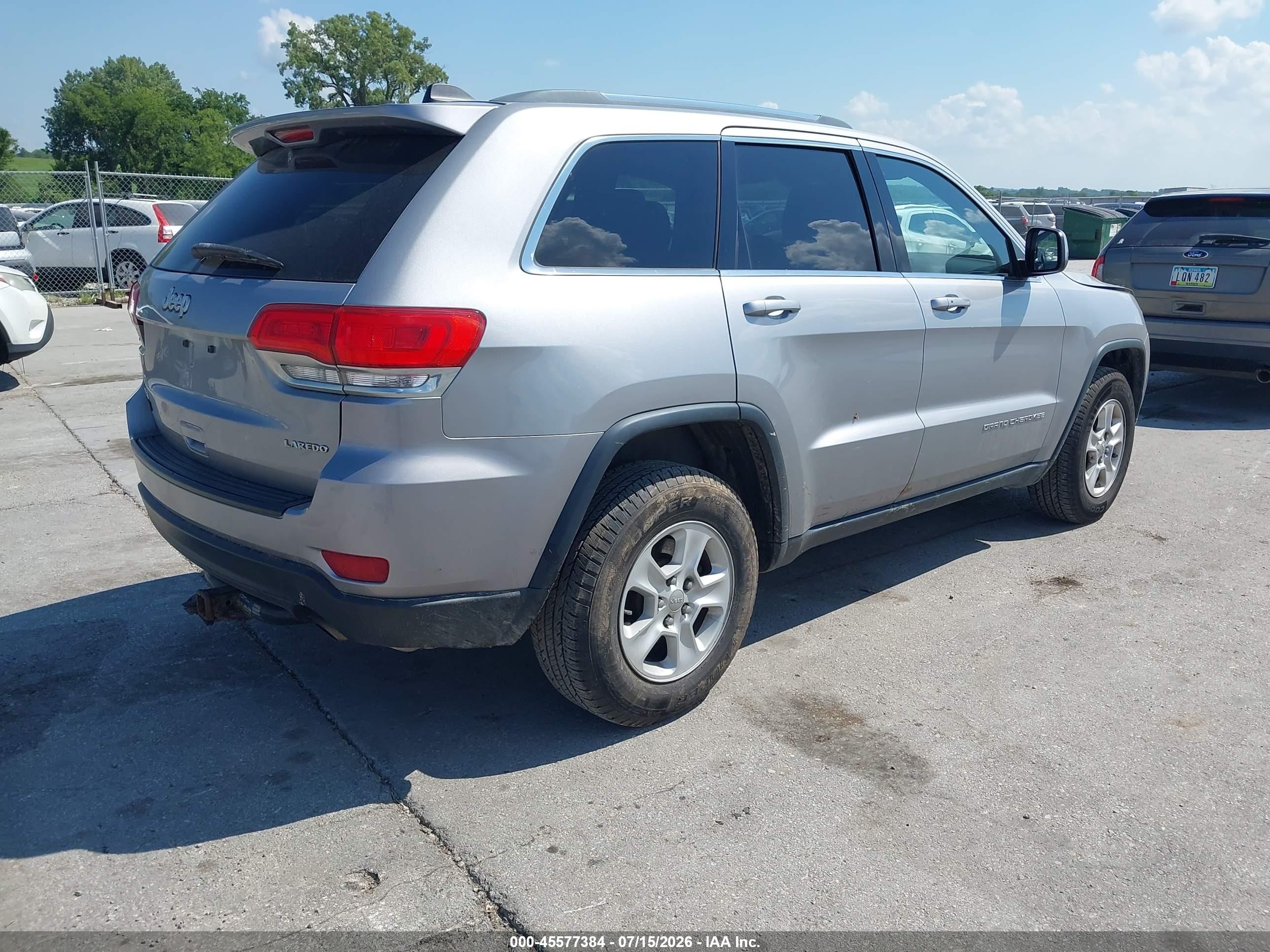 2014 Jeep Grand Cherokee Laredo Silver vin: 1C4RJFAG2EC472029