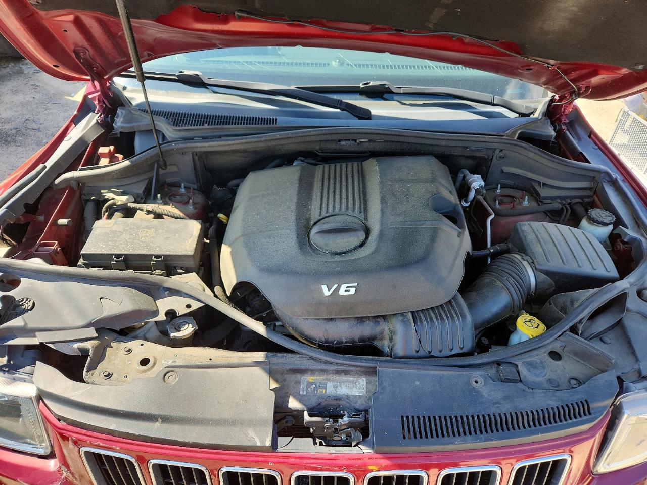2014 Jeep Grand Cherokee Laredo Красный vin: 1C4RJFAG2EC545173