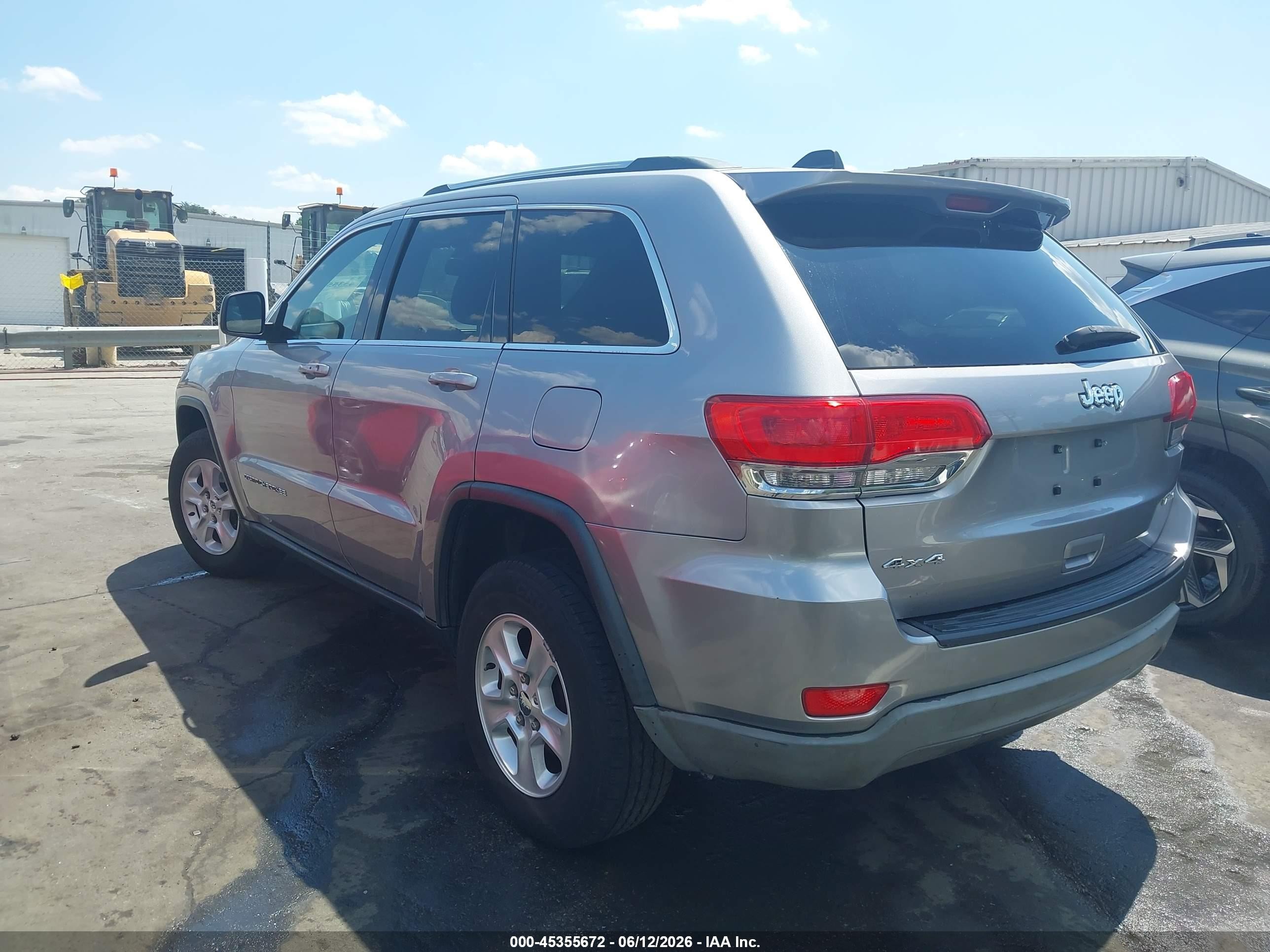 2015 Jeep Grand Cherokee Laredo Gray vin: 1C4RJFAG2FC116861