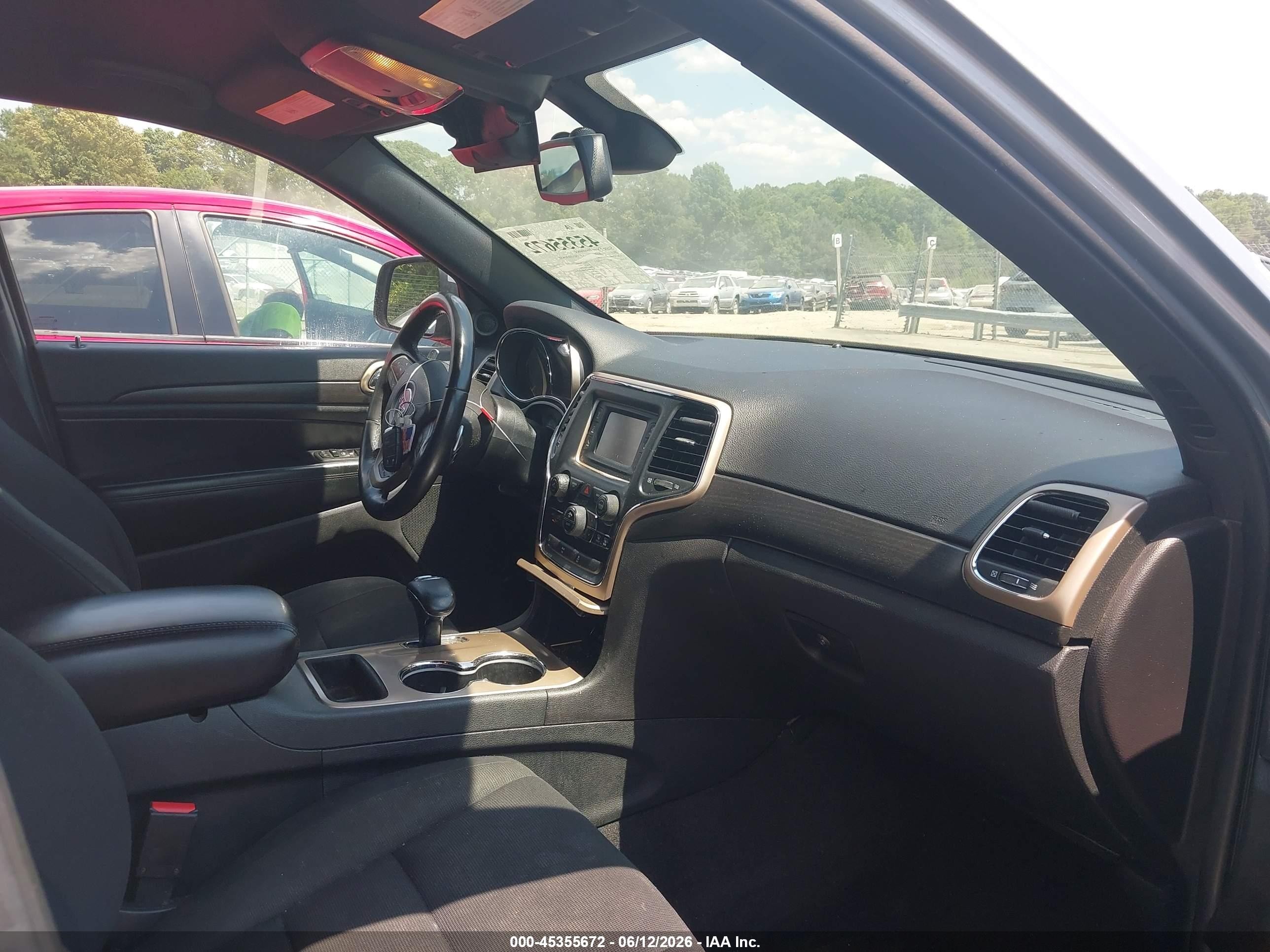 2015 Jeep Grand Cherokee Laredo Gray vin: 1C4RJFAG2FC116861