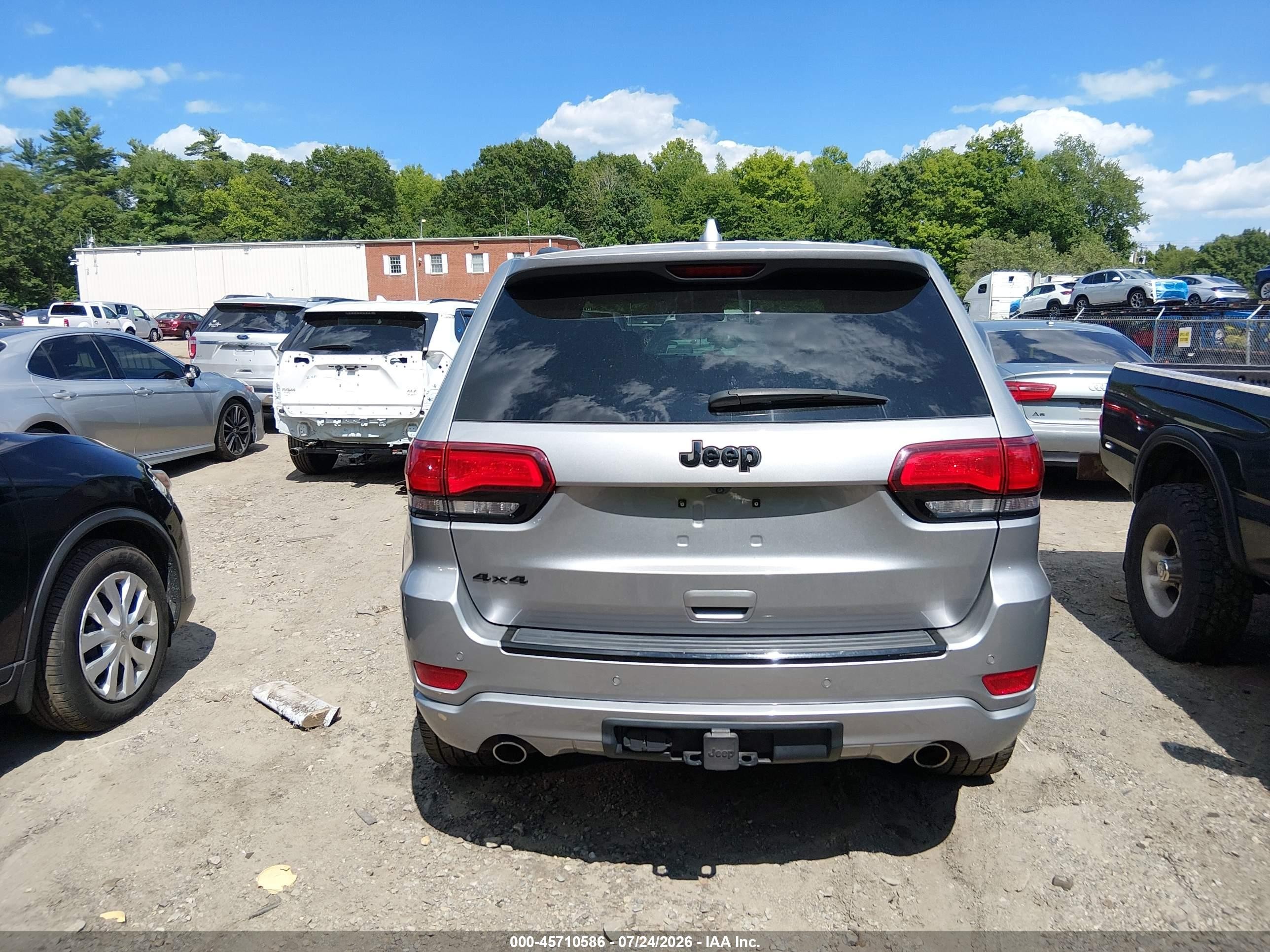 2015 Jeep Grand Cherokee Altitude Silver vin: 1C4RJFAG2FC122014