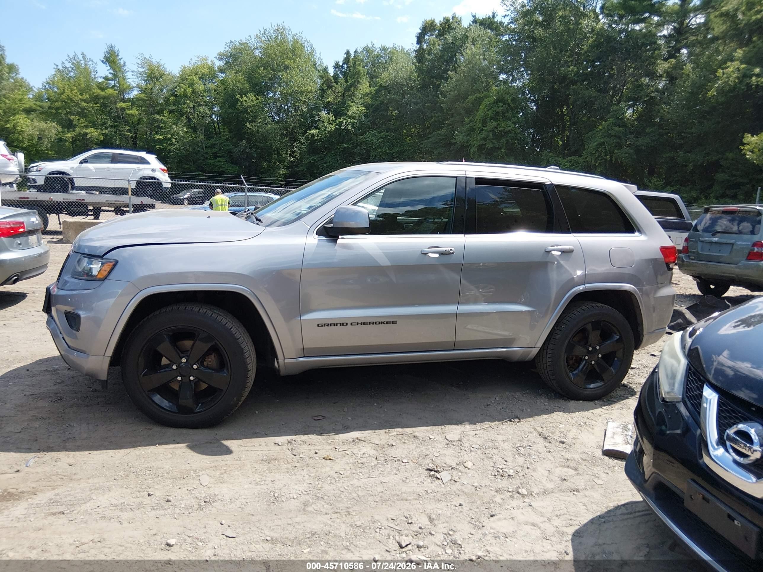 2015 Jeep Grand Cherokee Altitude Silver vin: 1C4RJFAG2FC122014
