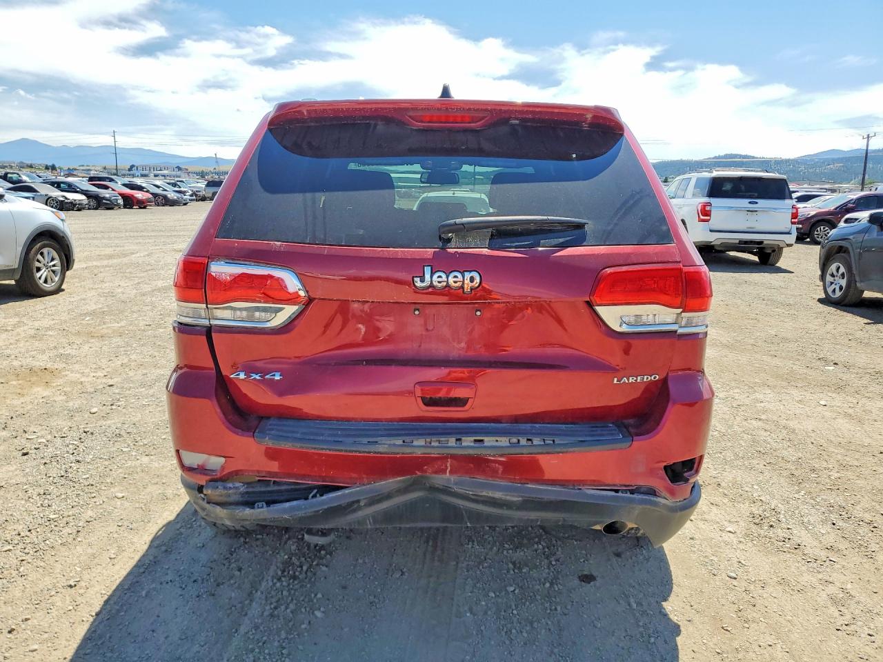 2015 Jeep Grand Cherokee Laredo Красный vin: 1C4RJFAG2FC602408