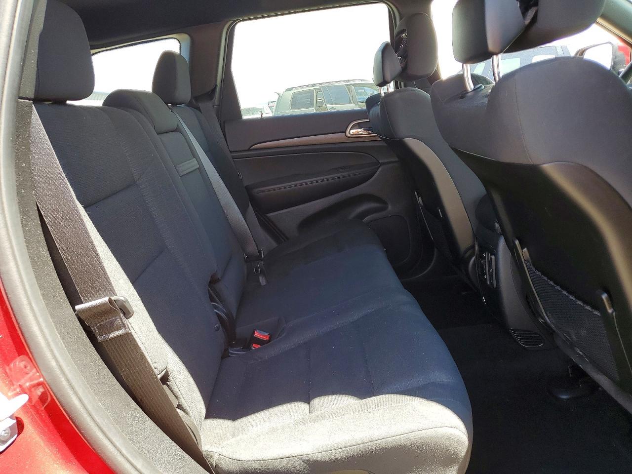 2015 Jeep Grand Cherokee Laredo Красный vin: 1C4RJFAG2FC602408