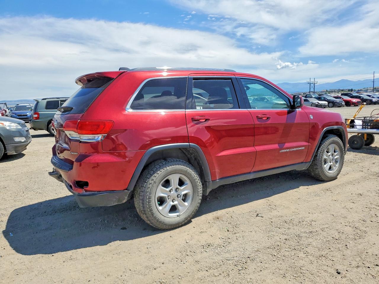 2015 Jeep Grand Cherokee Laredo Красный vin: 1C4RJFAG2FC602408