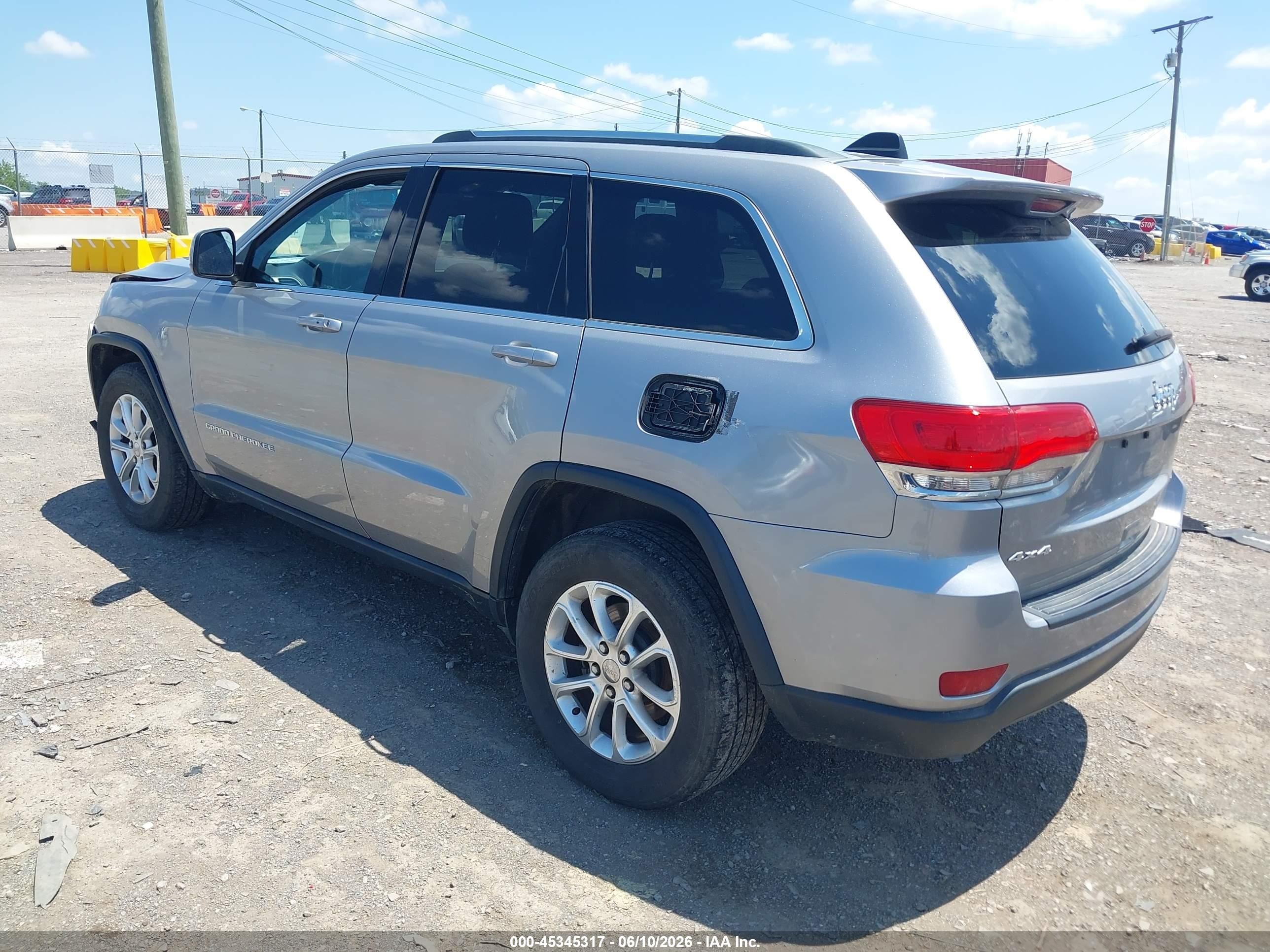 2015 Jeep Grand Cherokee Laredo Silver vin: 1C4RJFAG2FC607933