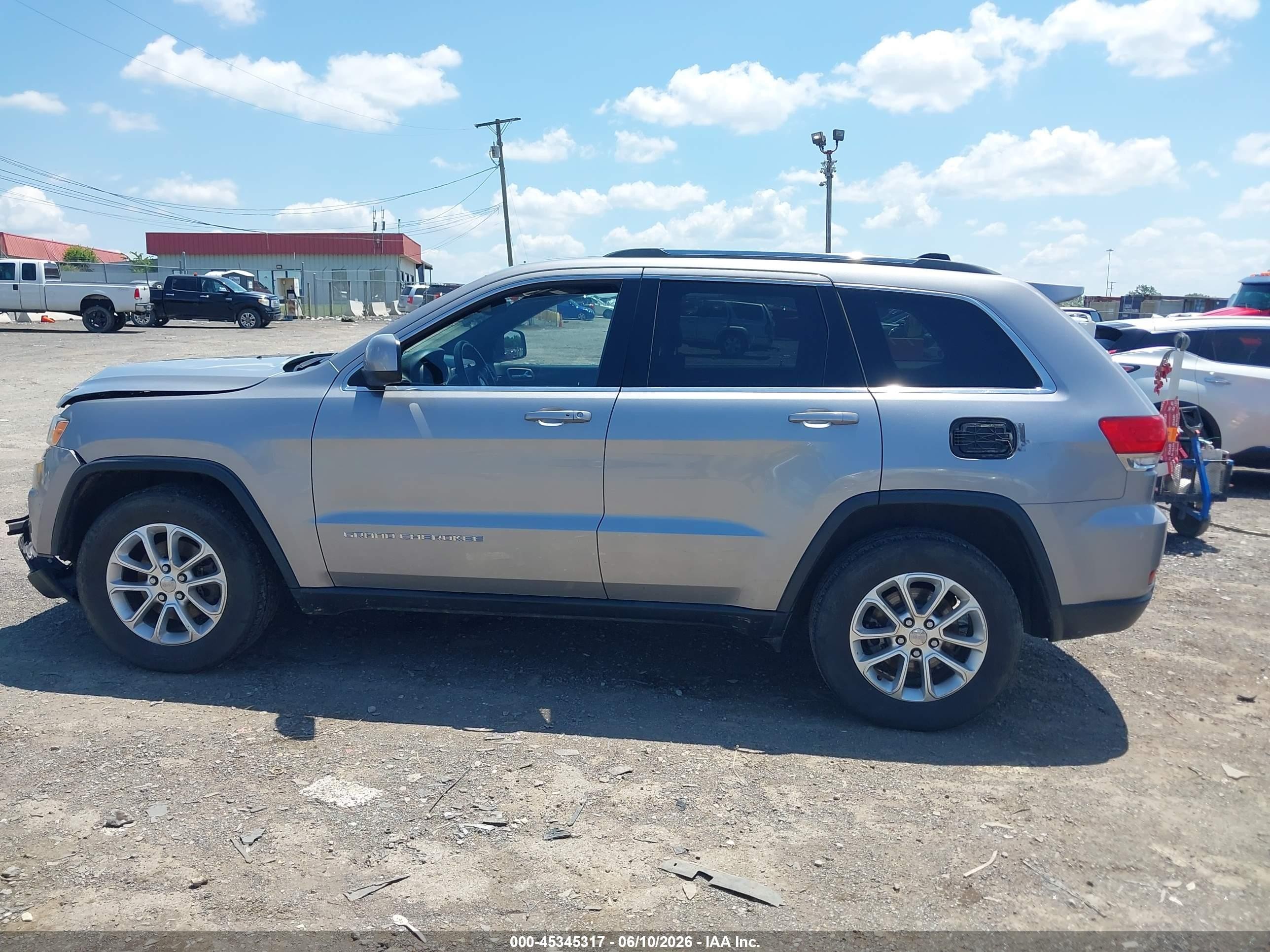 2015 Jeep Grand Cherokee Laredo Silver vin: 1C4RJFAG2FC607933