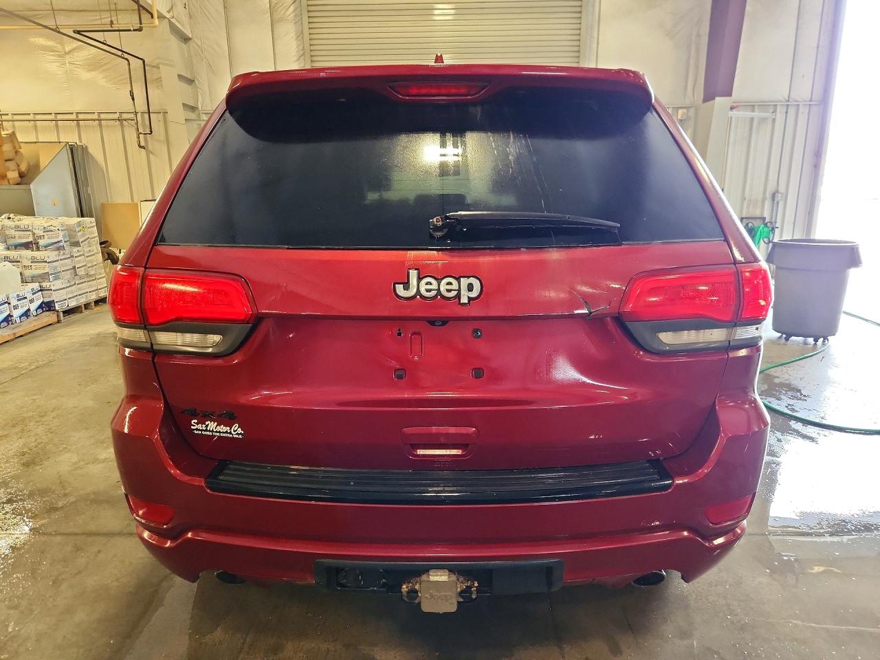 2015 Jeep Grand Cherokee Laredo Red vin: 1C4RJFAG2FC661796