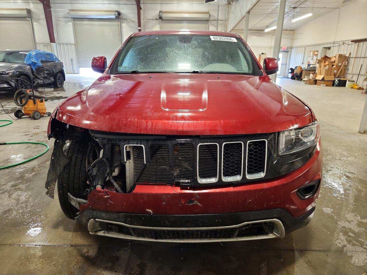 2015 Jeep Grand Cherokee Laredo Red vin: 1C4RJFAG2FC661796
