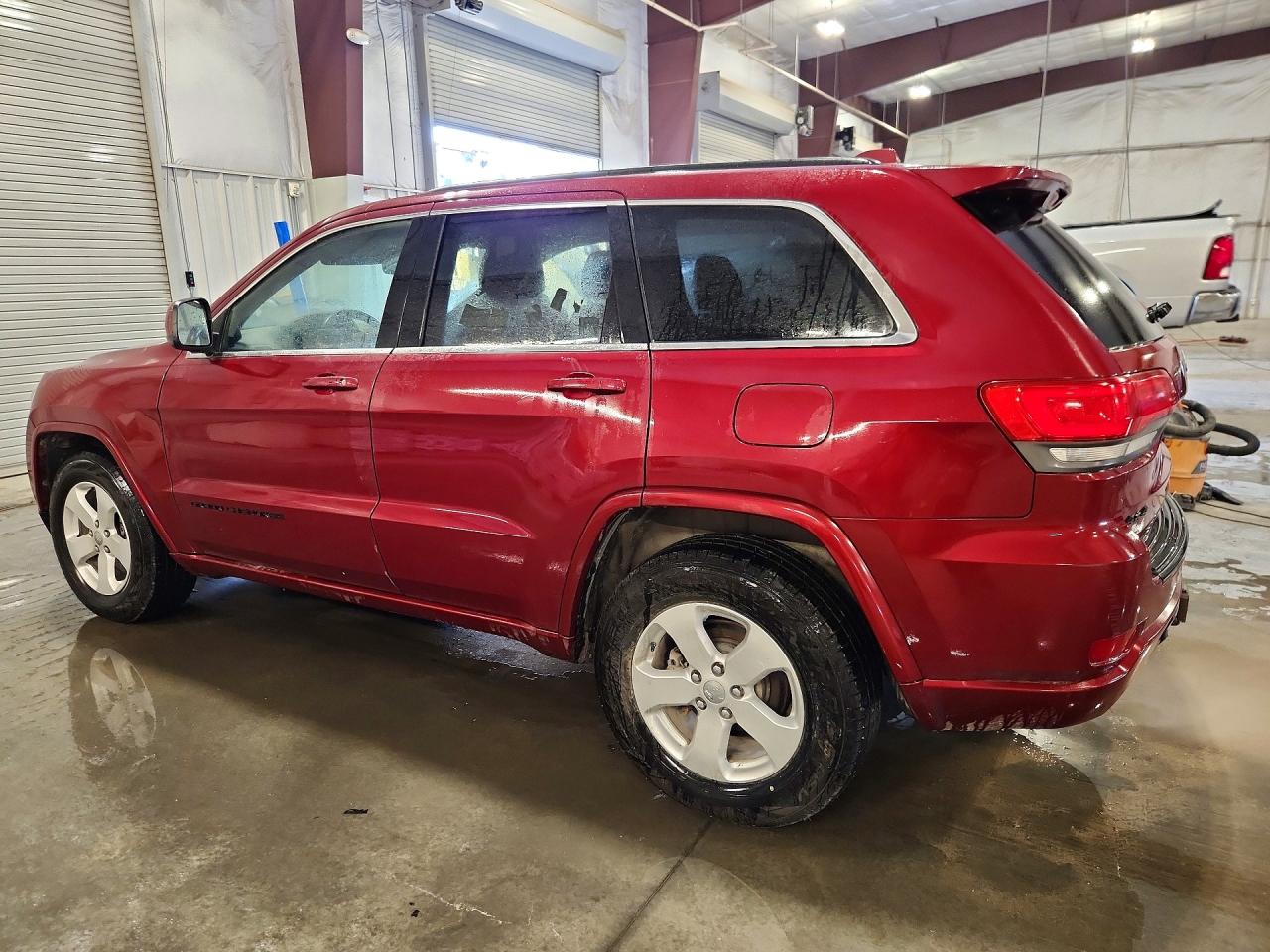 2015 Jeep Grand Cherokee Laredo Red vin: 1C4RJFAG2FC661796
