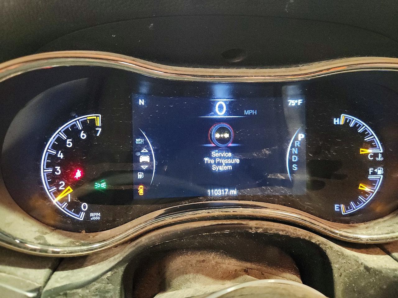 2015 Jeep Grand Cherokee Laredo Red vin: 1C4RJFAG2FC661796