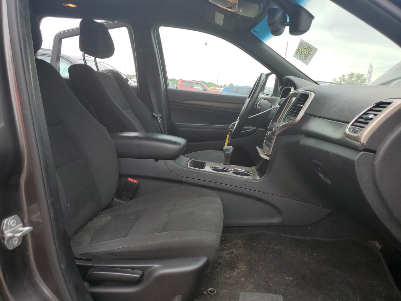 2015 Jeep Grand Cherokee Laredo Серый vin: 1C4RJFAG2FC671826