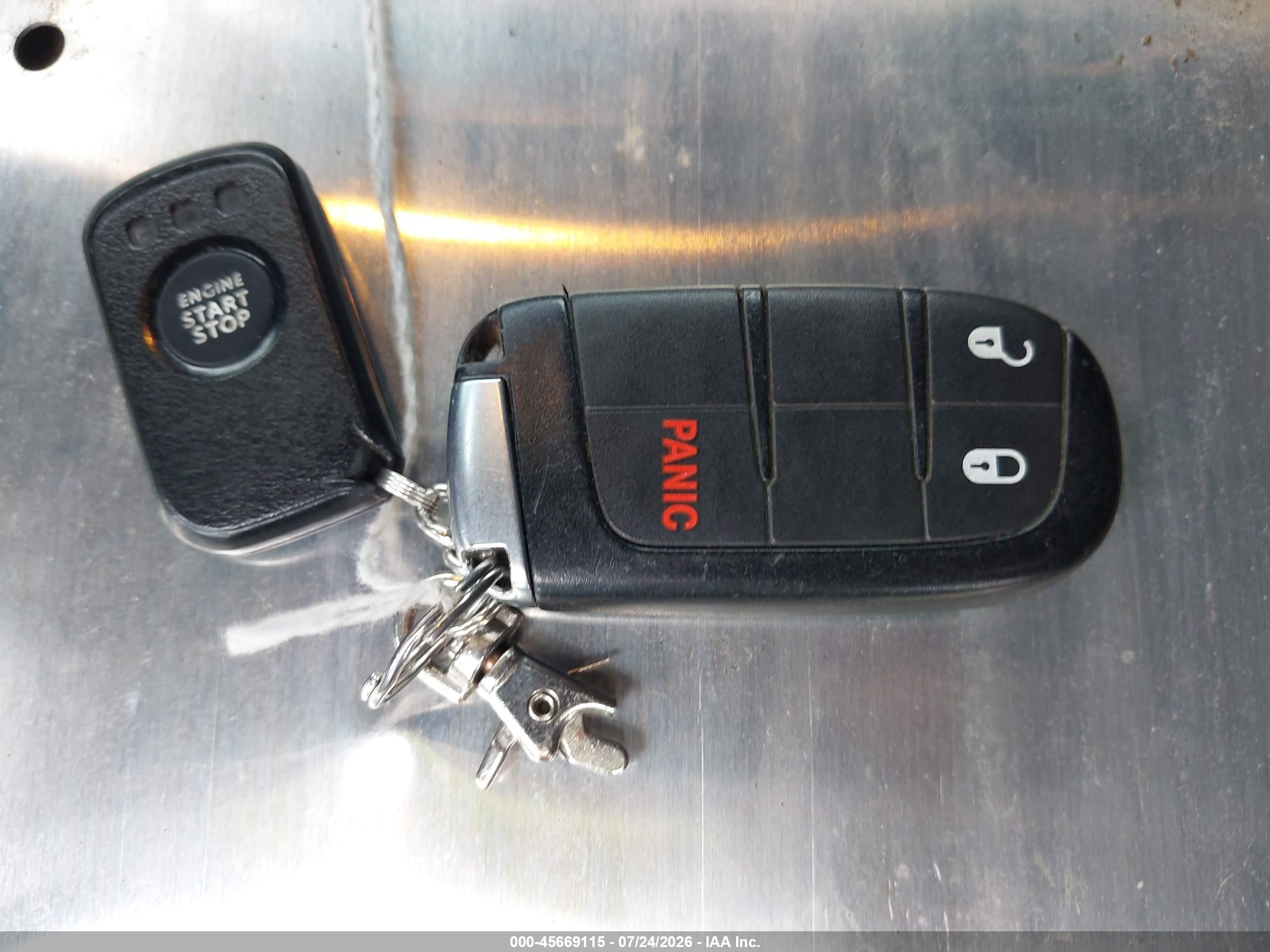 2015 Jeep Grand Cherokee Laredo Silver vin: 1C4RJFAG2FC708390