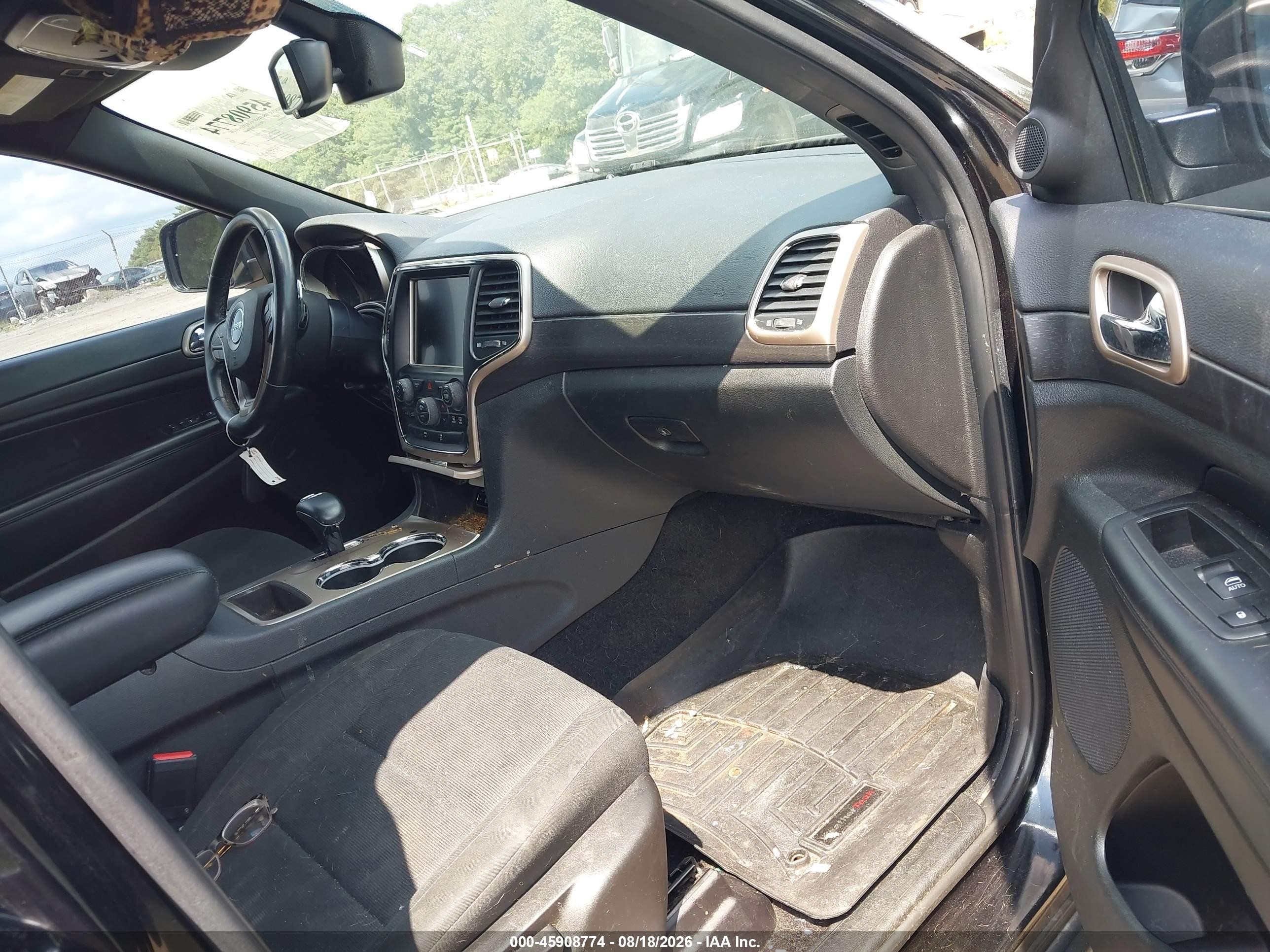 2015 Jeep Grand Cherokee Laredo Black vin: 1C4RJFAG2FC738294