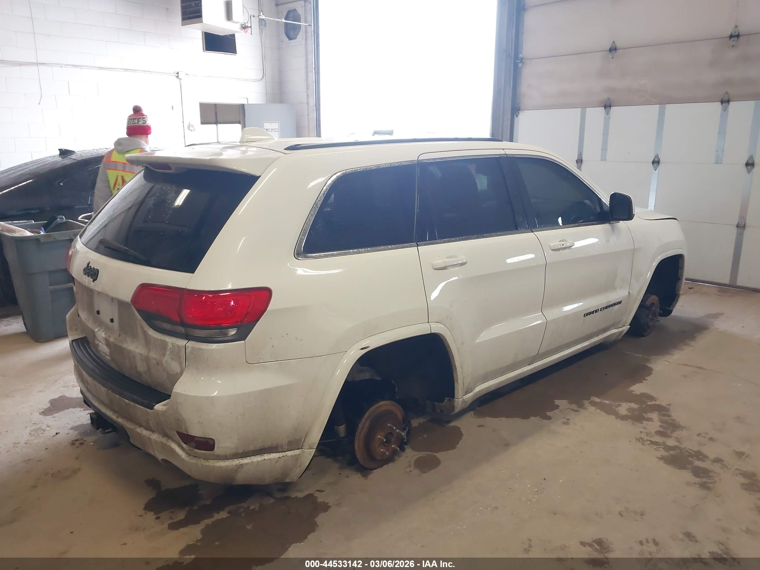 2015 Jeep Grand Cherokee Altitude Белый vin: 1C4RJFAG2FC742264