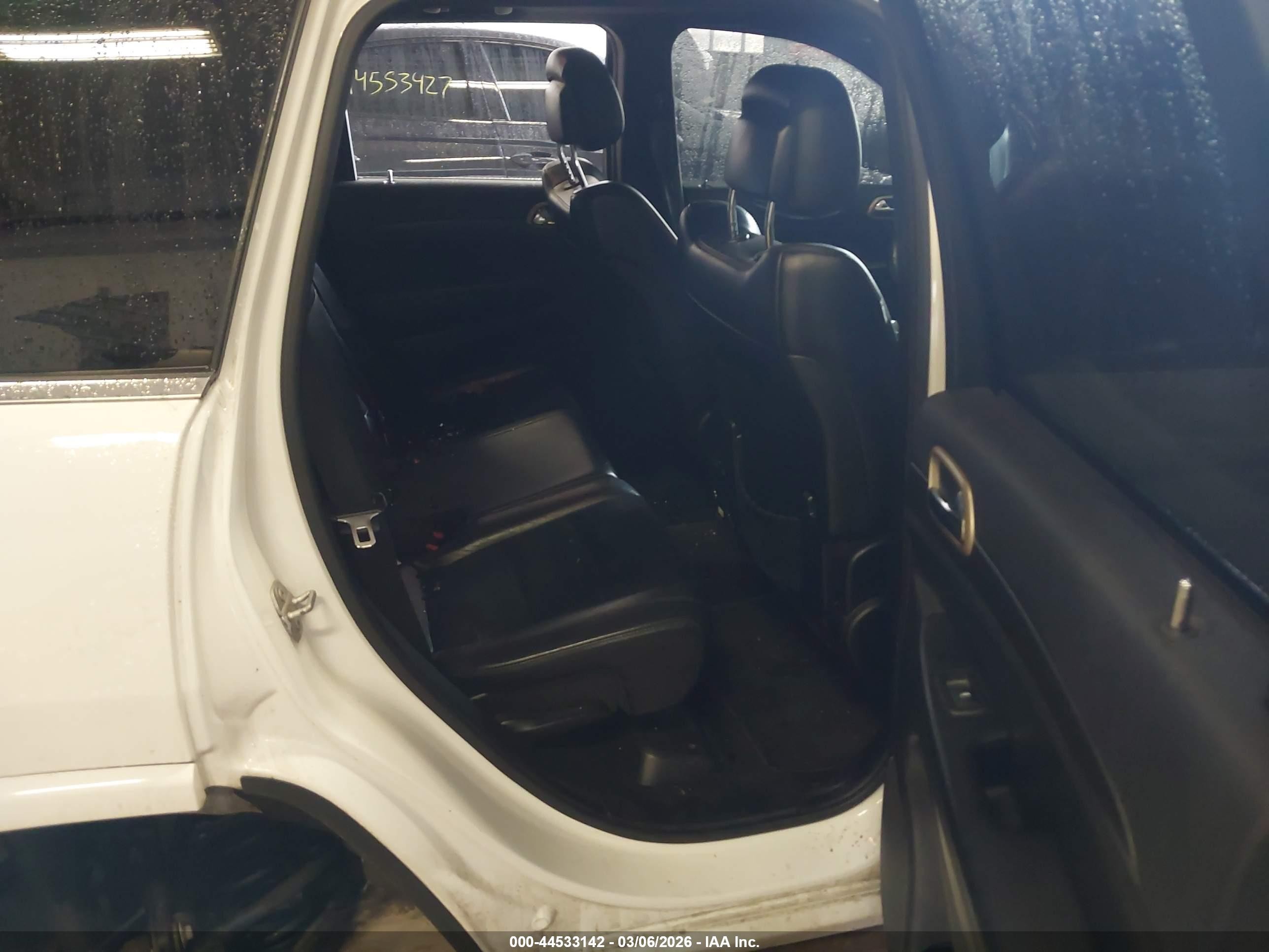 2015 Jeep Grand Cherokee Altitude Белый vin: 1C4RJFAG2FC742264