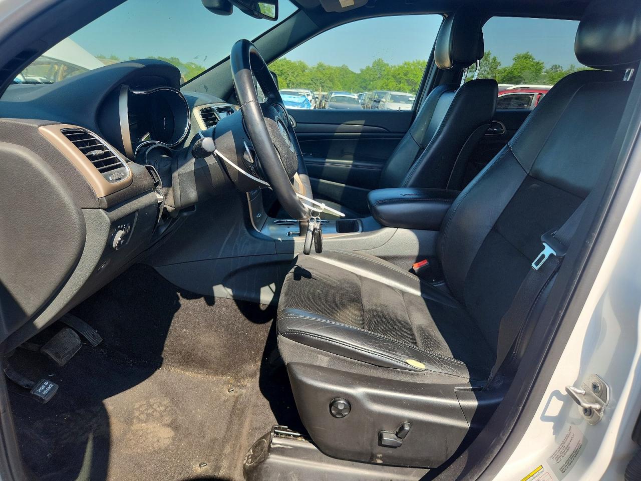 2015 Jeep Grand Cherokee Laredo White vin: 1C4RJFAG2FC748050