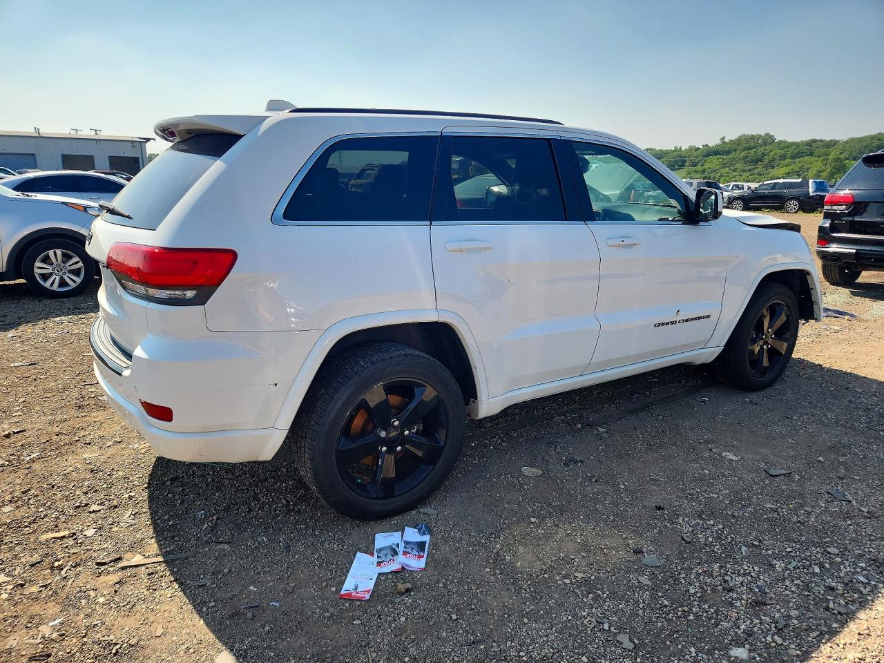 2015 Jeep Grand Cherokee Laredo White vin: 1C4RJFAG2FC748050