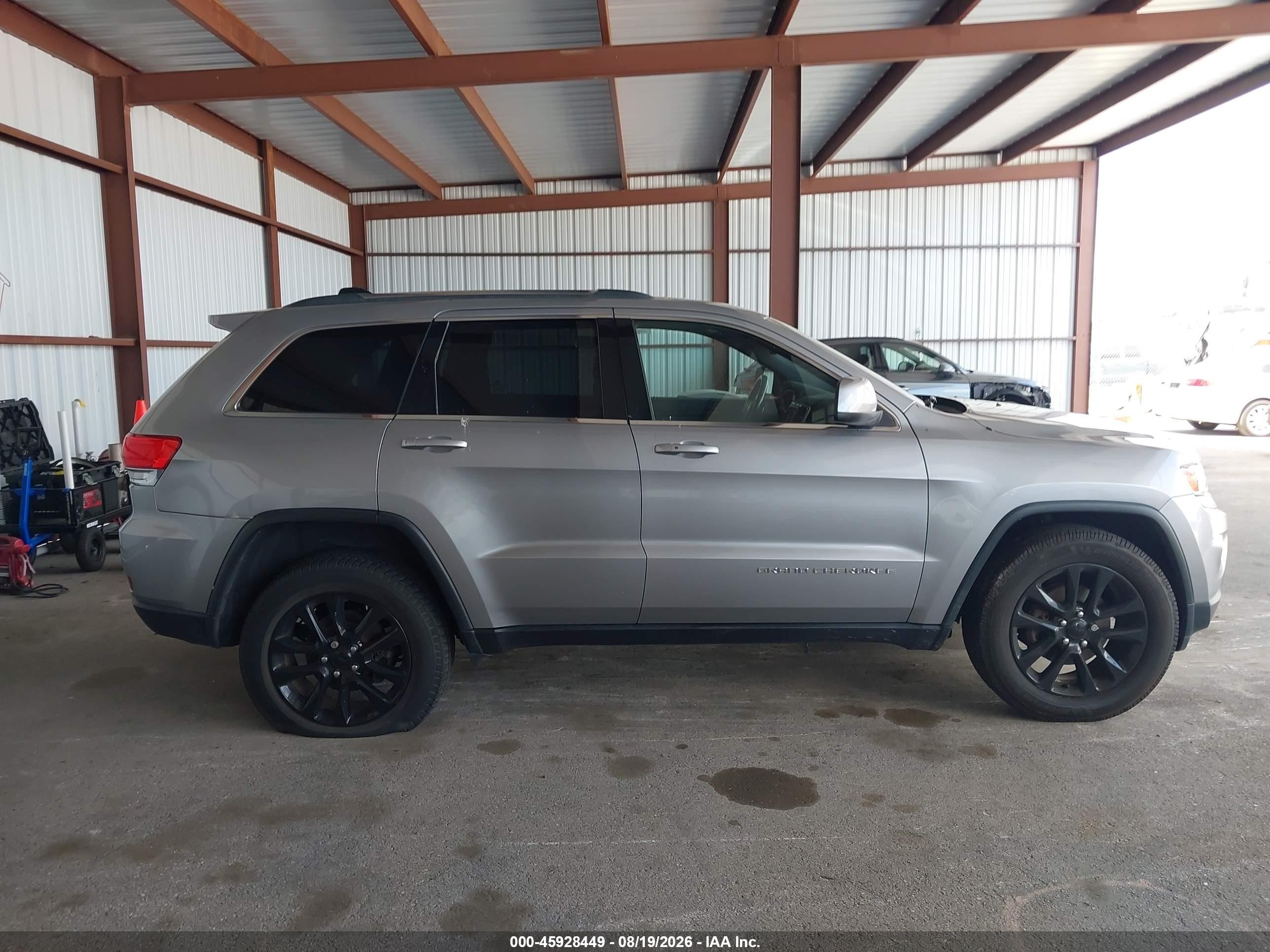 2015 Jeep Grand Cherokee Laredo Gray vin: 1C4RJFAG2FC892925
