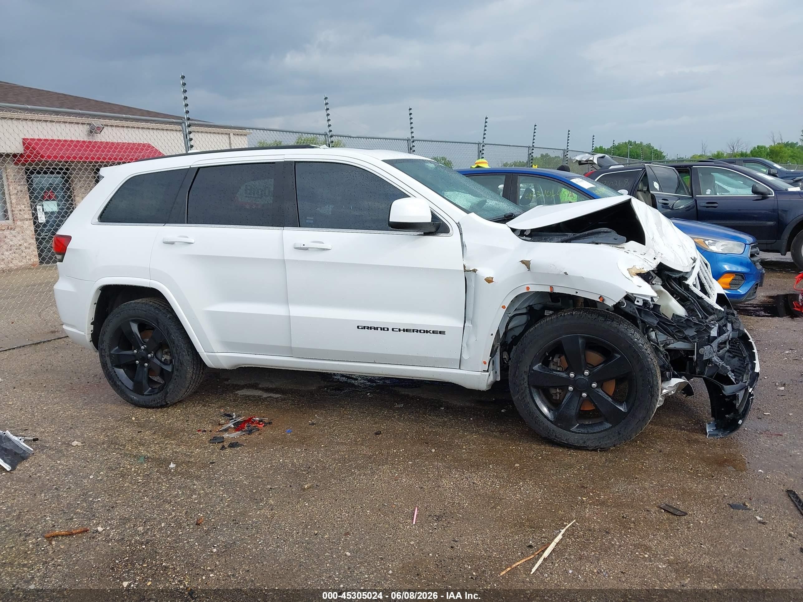 2015 Jeep Grand Cherokee Altitude Белый vin: 1C4RJFAG2FC924451