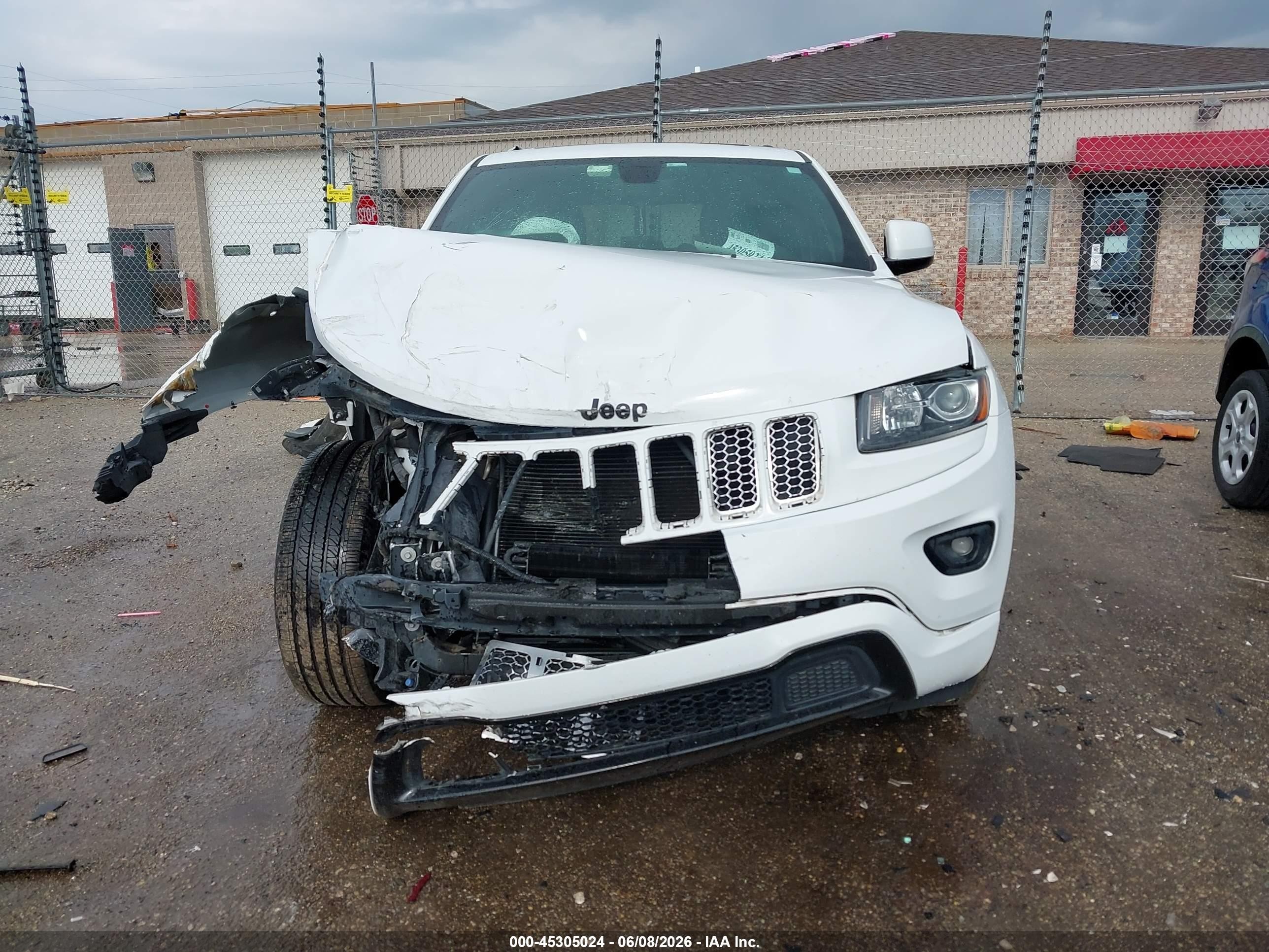 2015 Jeep Grand Cherokee Altitude Белый vin: 1C4RJFAG2FC924451