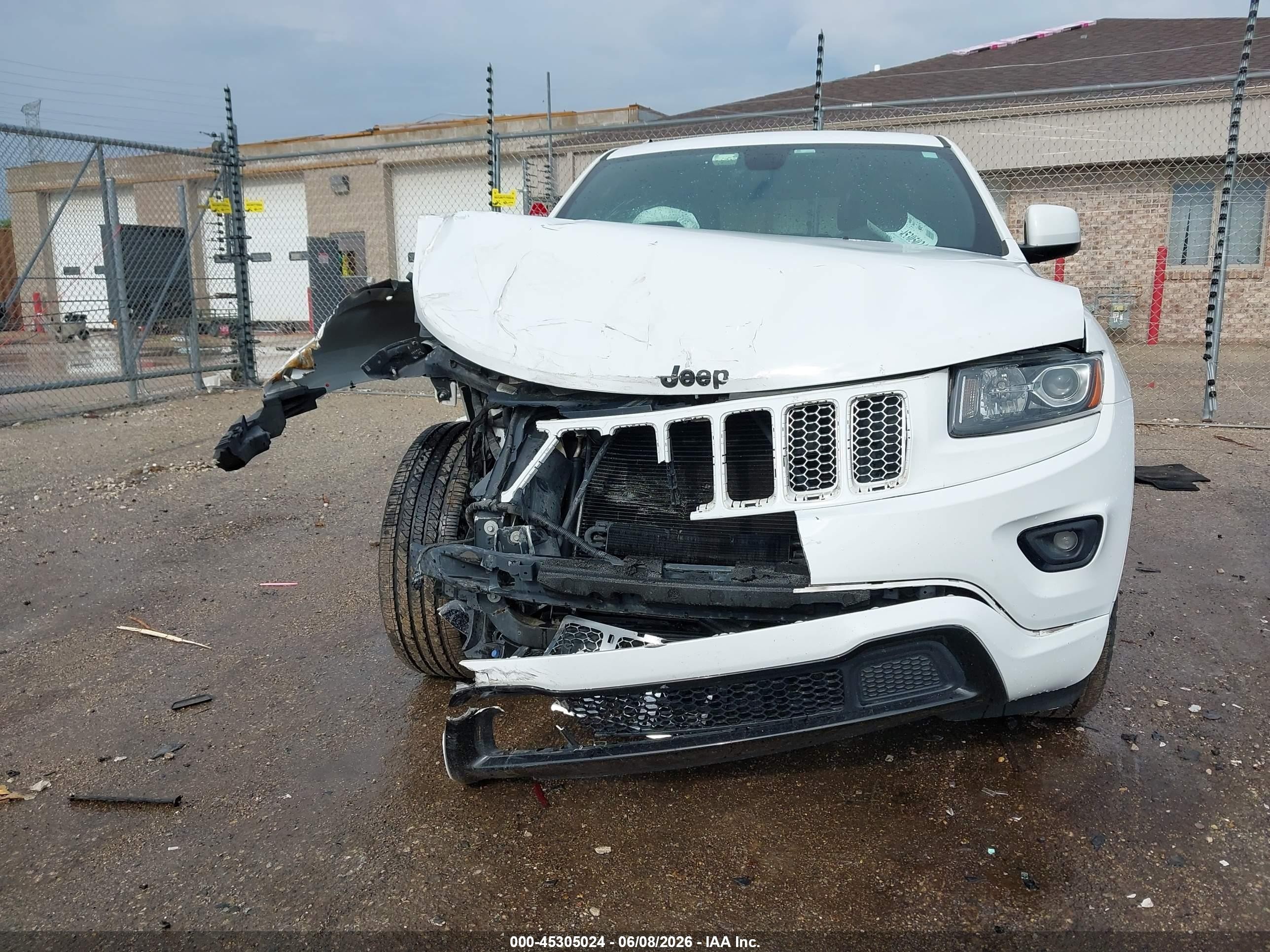 2015 Jeep Grand Cherokee Altitude Белый vin: 1C4RJFAG2FC924451