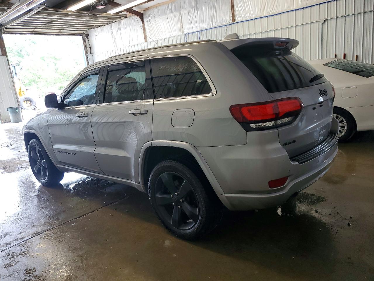 2015 Jeep Grand Cherokee Laredo Gray vin: 1C4RJFAG2FC924868