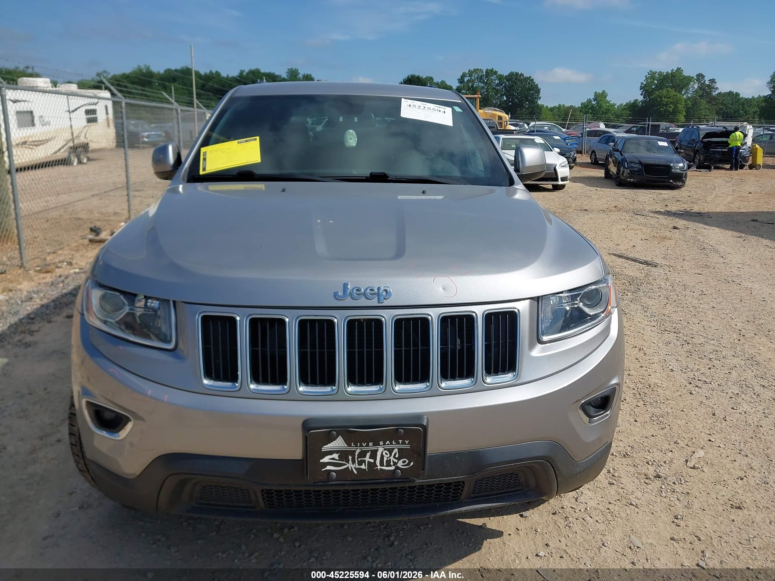 2015 Jeep Grand Cherokee Laredo Серебряный vin: 1C4RJFAG2FC940973
