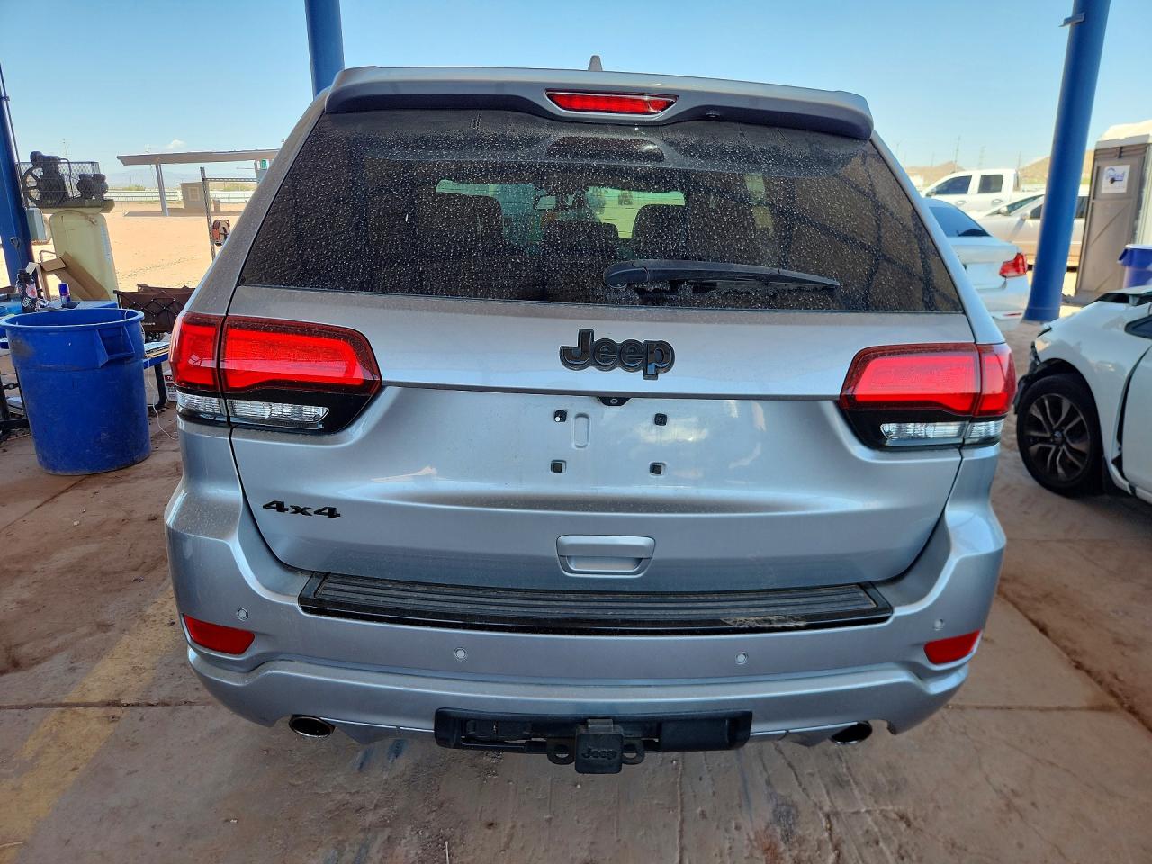 2015 Jeep Grand Cherokee Laredo Silver vin: 1C4RJFAG2FC941945