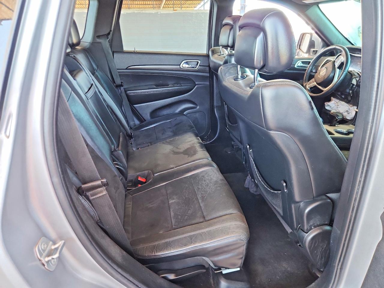 2015 Jeep Grand Cherokee Laredo Silver vin: 1C4RJFAG2FC941945