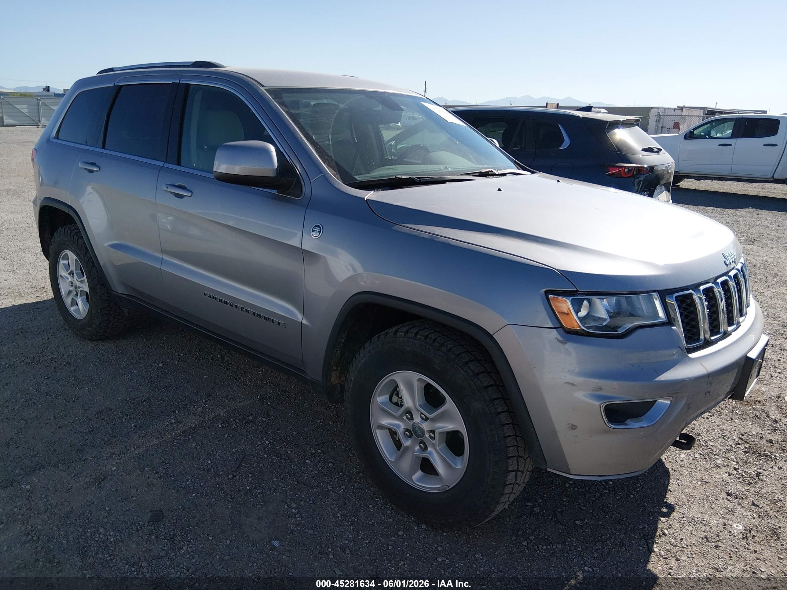 2017 Jeep Grand Cherokee Laredo 4x4 Silver vin: 1C4RJFAG2HC638294