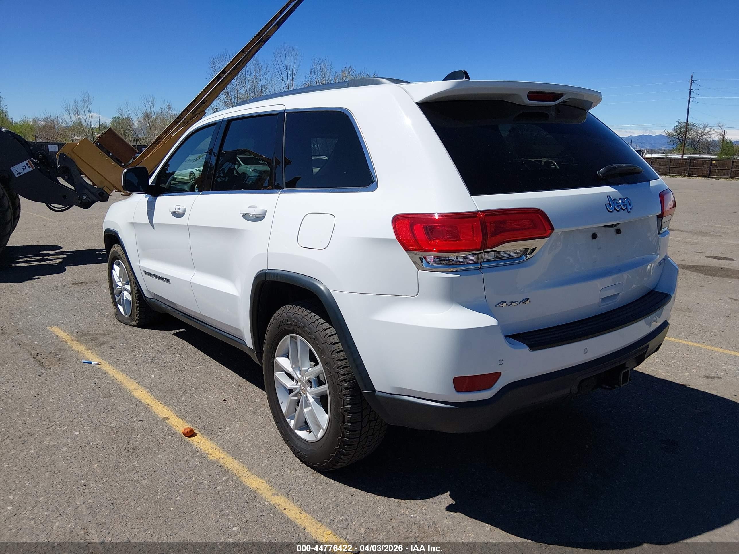 2017 Jeep Grand Cherokee Laredo 4x4 White vin: 1C4RJFAG2HC782377