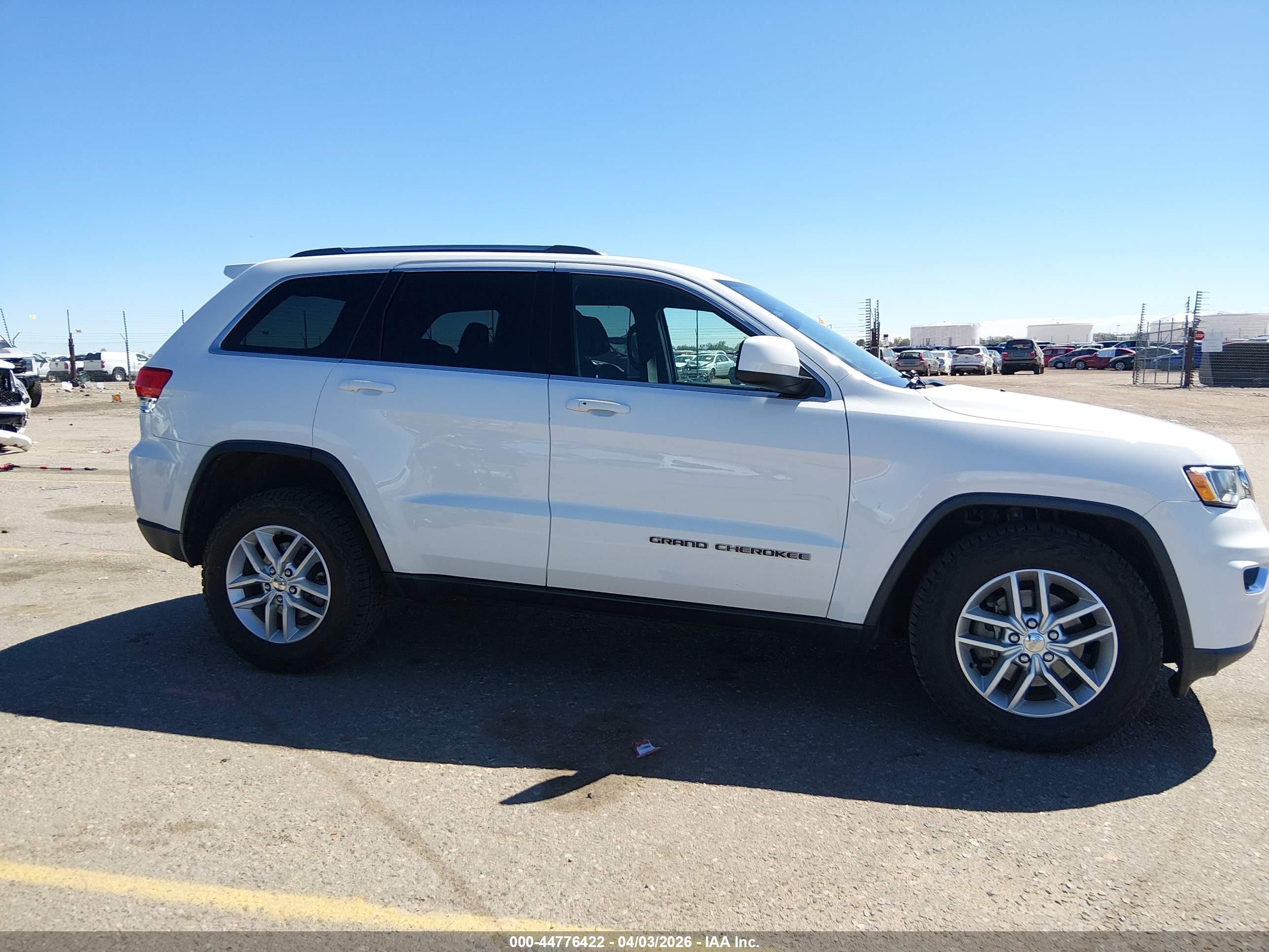 2017 Jeep Grand Cherokee Laredo 4x4 White vin: 1C4RJFAG2HC782377