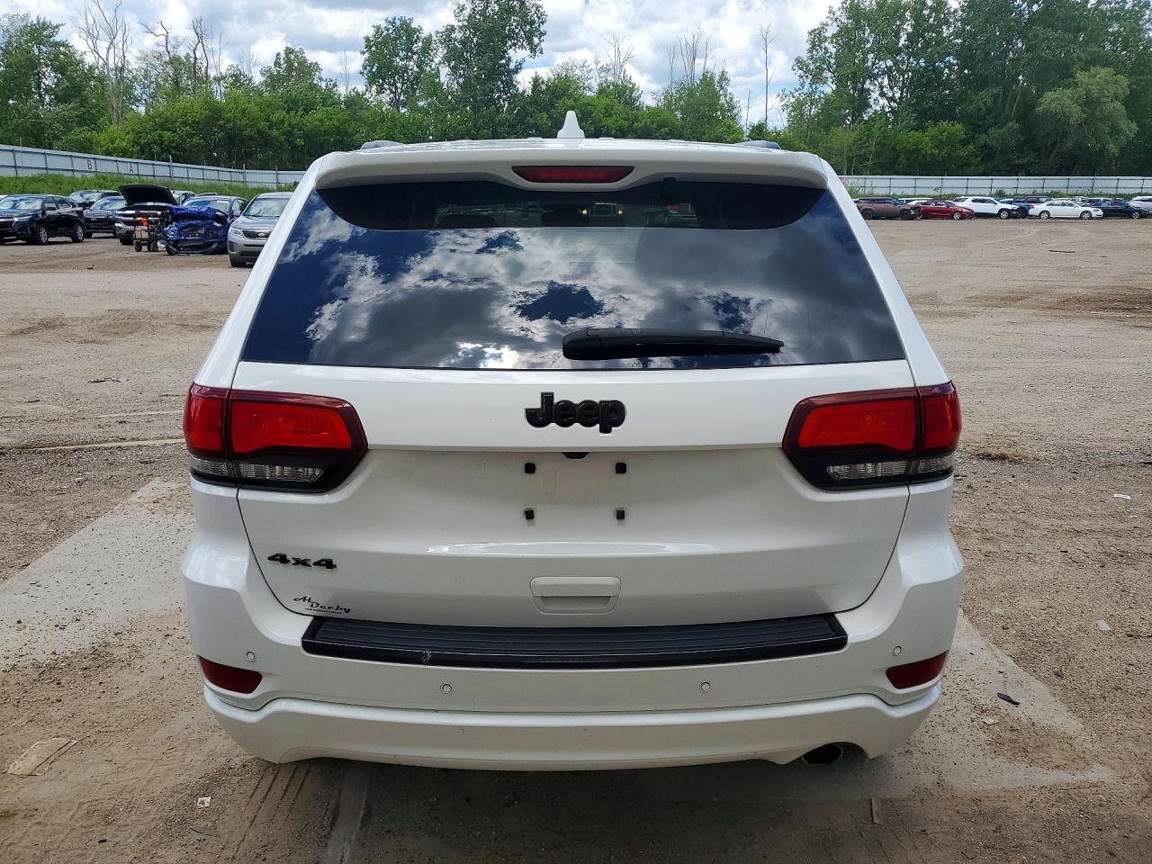 2017 Jeep Grand Cherokee Laredo Белый vin: 1C4RJFAG2HC938529