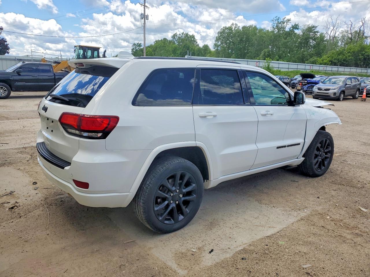 2017 Jeep Grand Cherokee Laredo Белый vin: 1C4RJFAG2HC938529