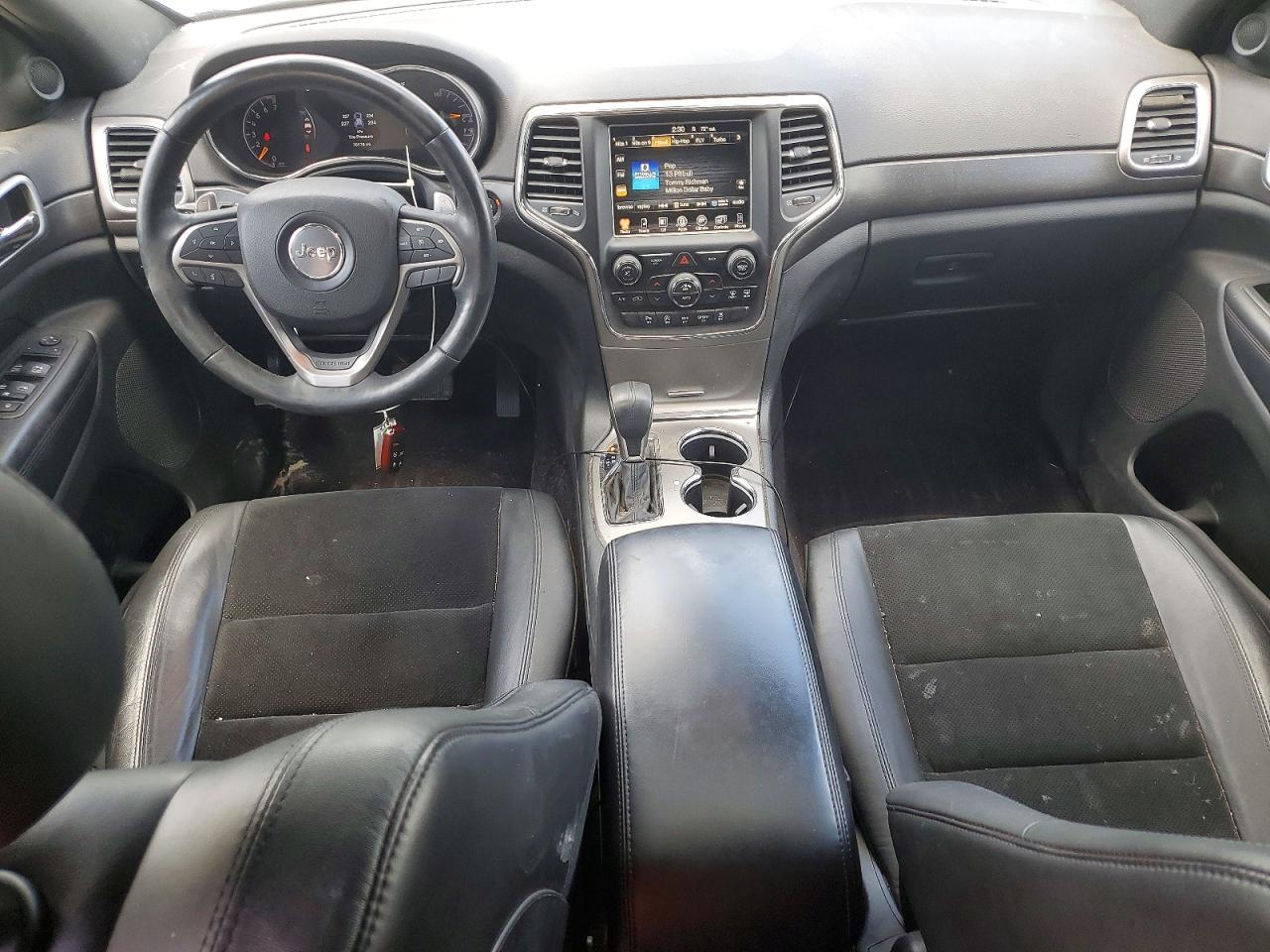 2017 Jeep Grand Cherokee Laredo Белый vin: 1C4RJFAG2HC938529