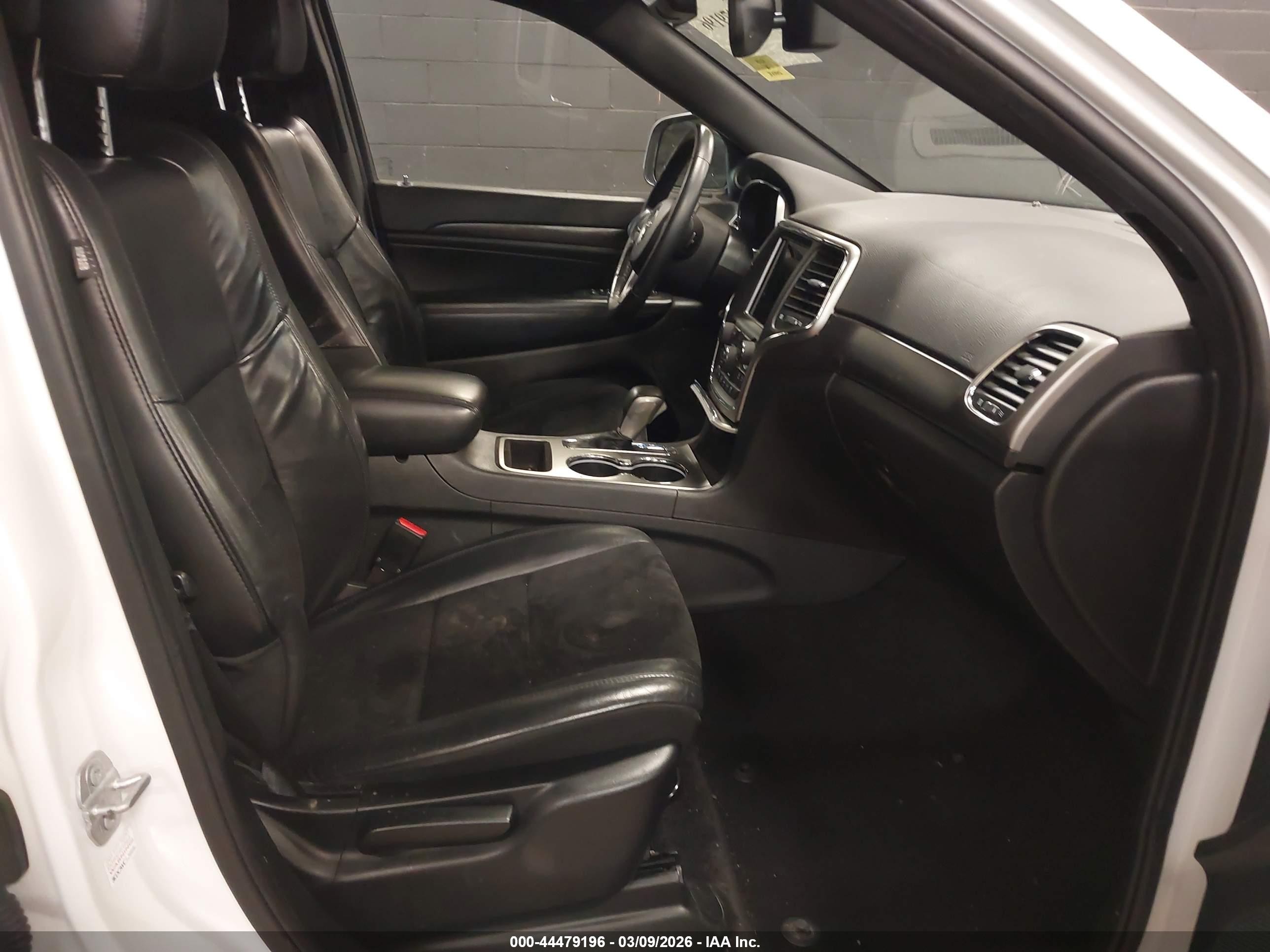 2018 Jeep Grand Cherokee Altitude 4x4 White vin: 1C4RJFAG2JC211199