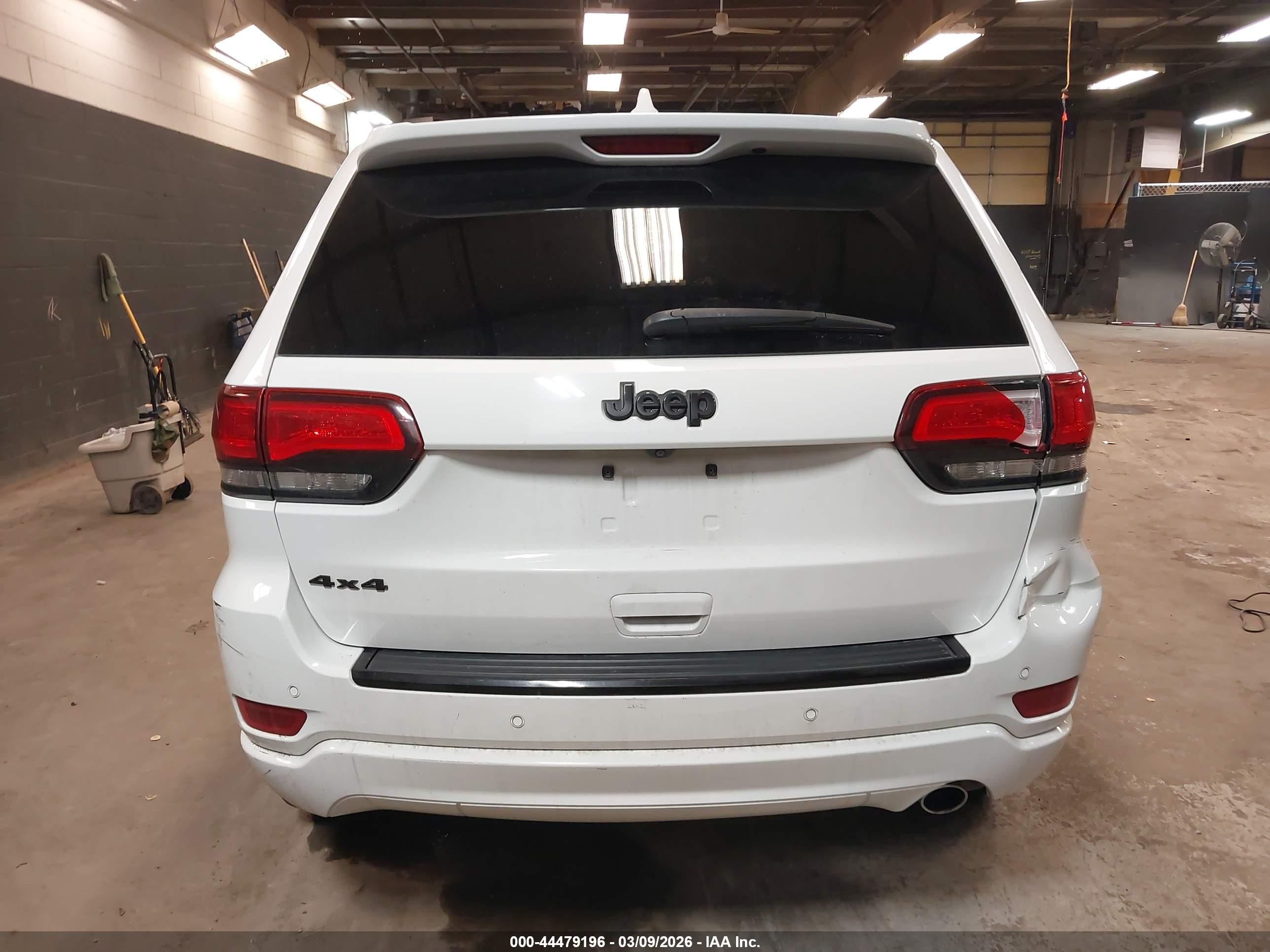 2018 Jeep Grand Cherokee Altitude 4x4 White vin: 1C4RJFAG2JC211199