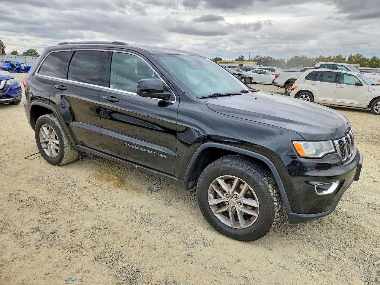 2018 Jeep Grand Cherokee Laredo Черный vin: 1C4RJFAG2JC268163