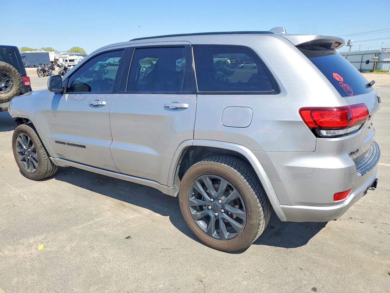 2019 Jeep Grand Cherokee Laredo Silver vin: 1C4RJFAG2KC801436