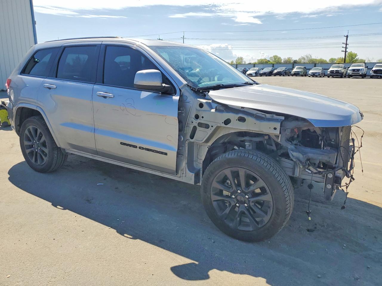 2019 Jeep Grand Cherokee Laredo Silver vin: 1C4RJFAG2KC801436