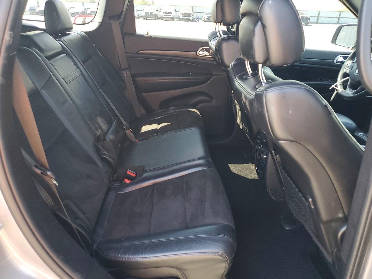 2019 Jeep Grand Cherokee Laredo Silver vin: 1C4RJFAG2KC801436