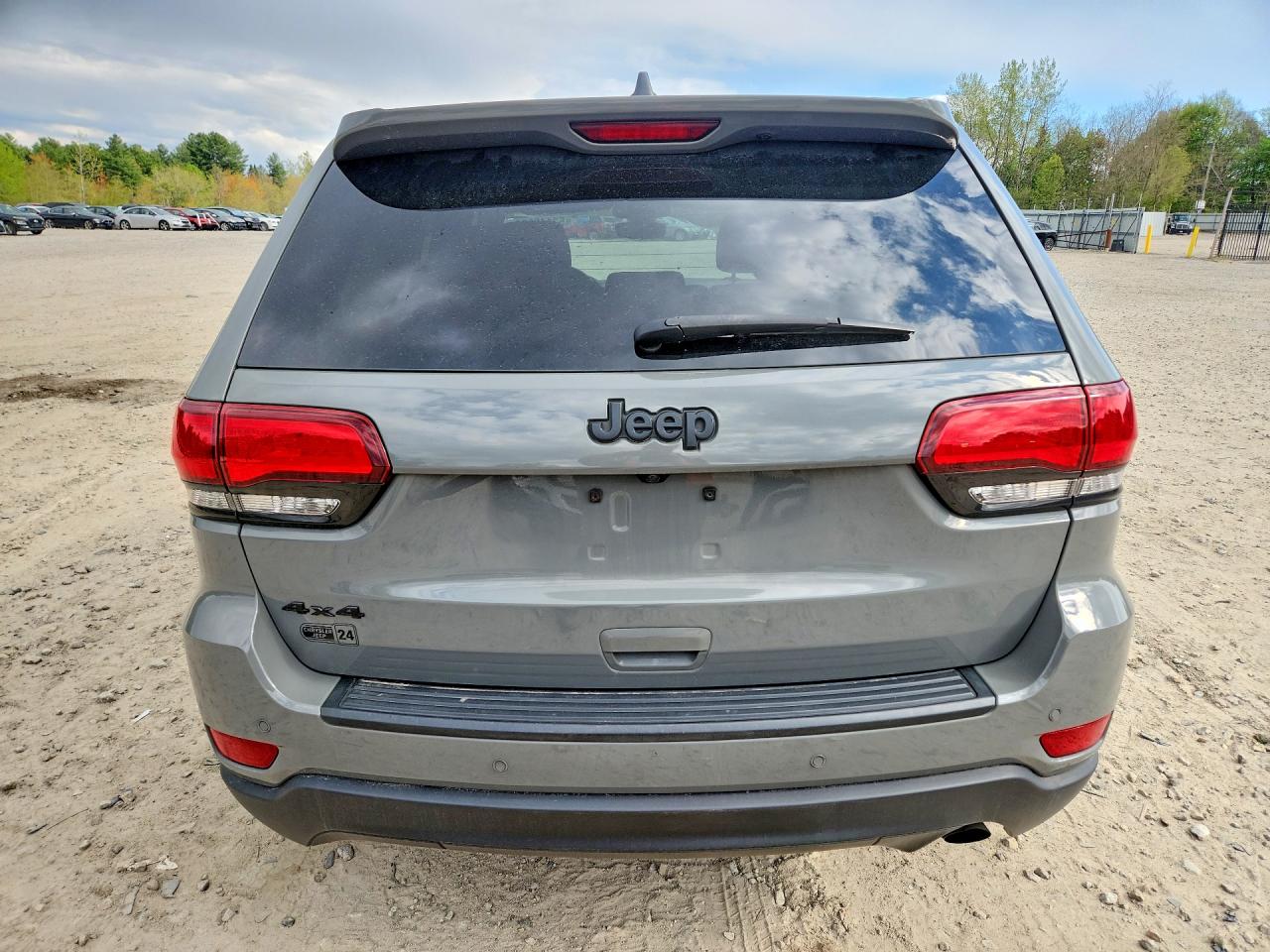 2021 Jeep Grand Cherokee Laredo Gray vin: 1C4RJFAG2MC855161