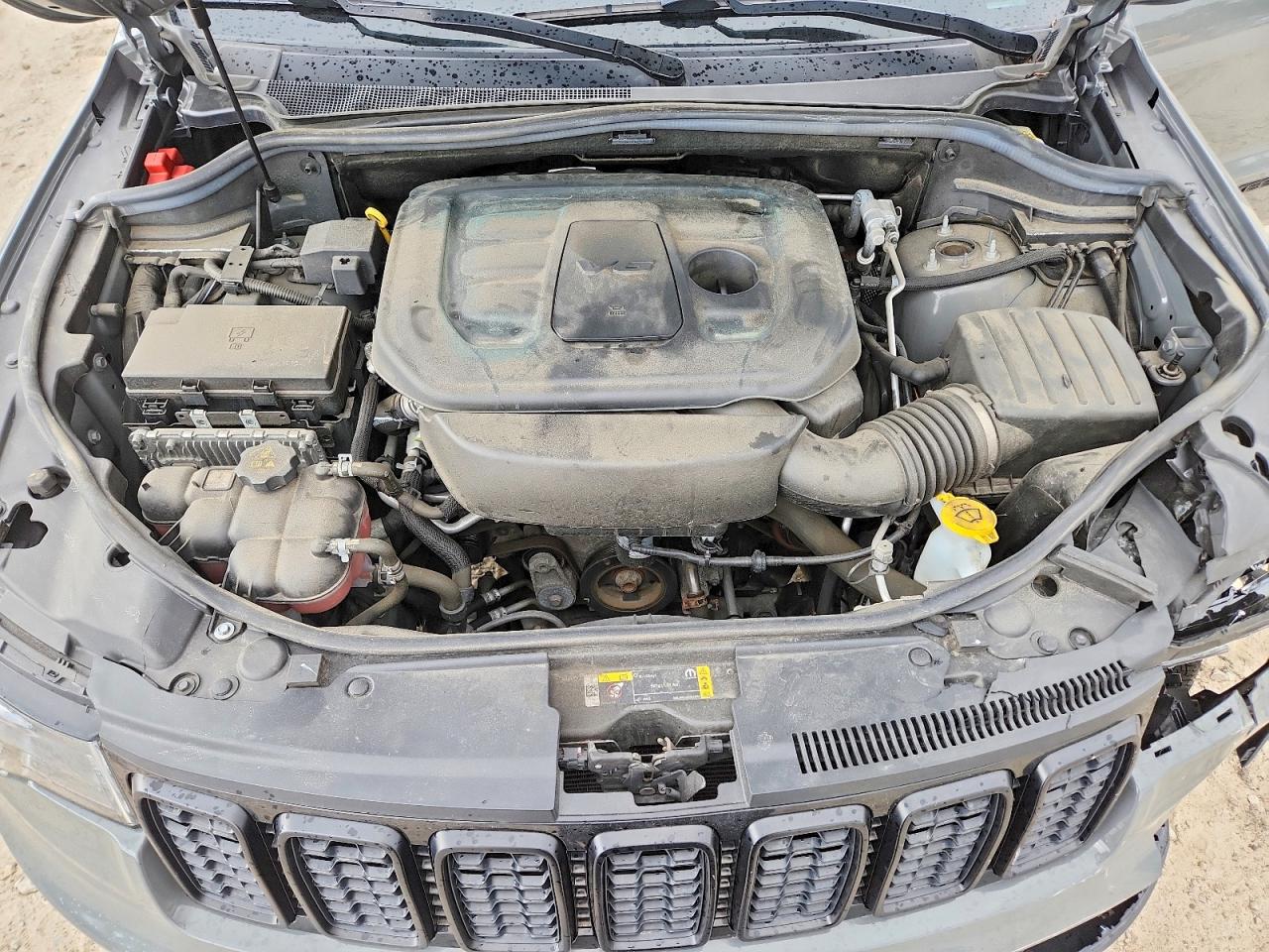2021 Jeep Grand Cherokee Laredo Gray vin: 1C4RJFAG2MC855161