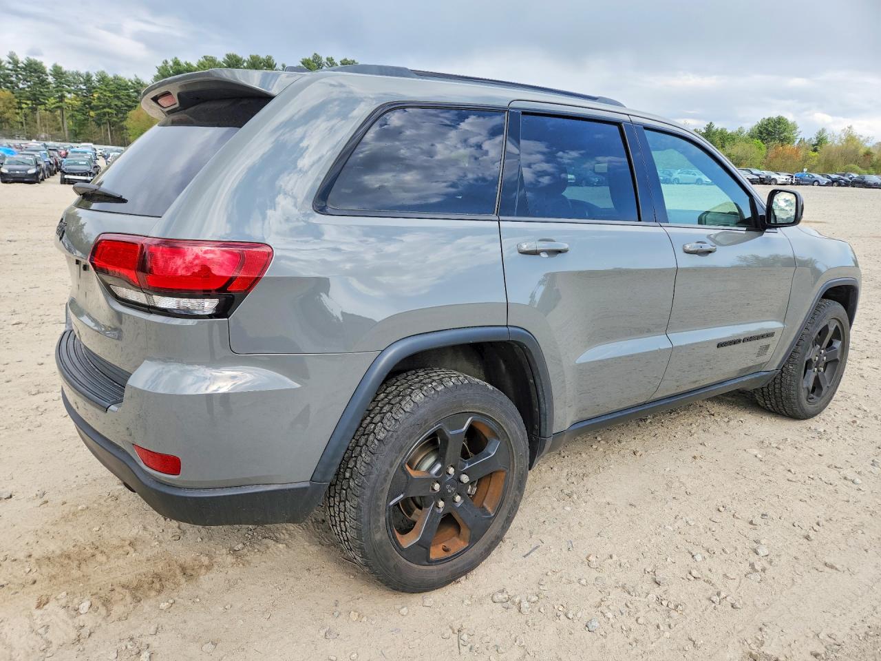 2021 Jeep Grand Cherokee Laredo Gray vin: 1C4RJFAG2MC855161