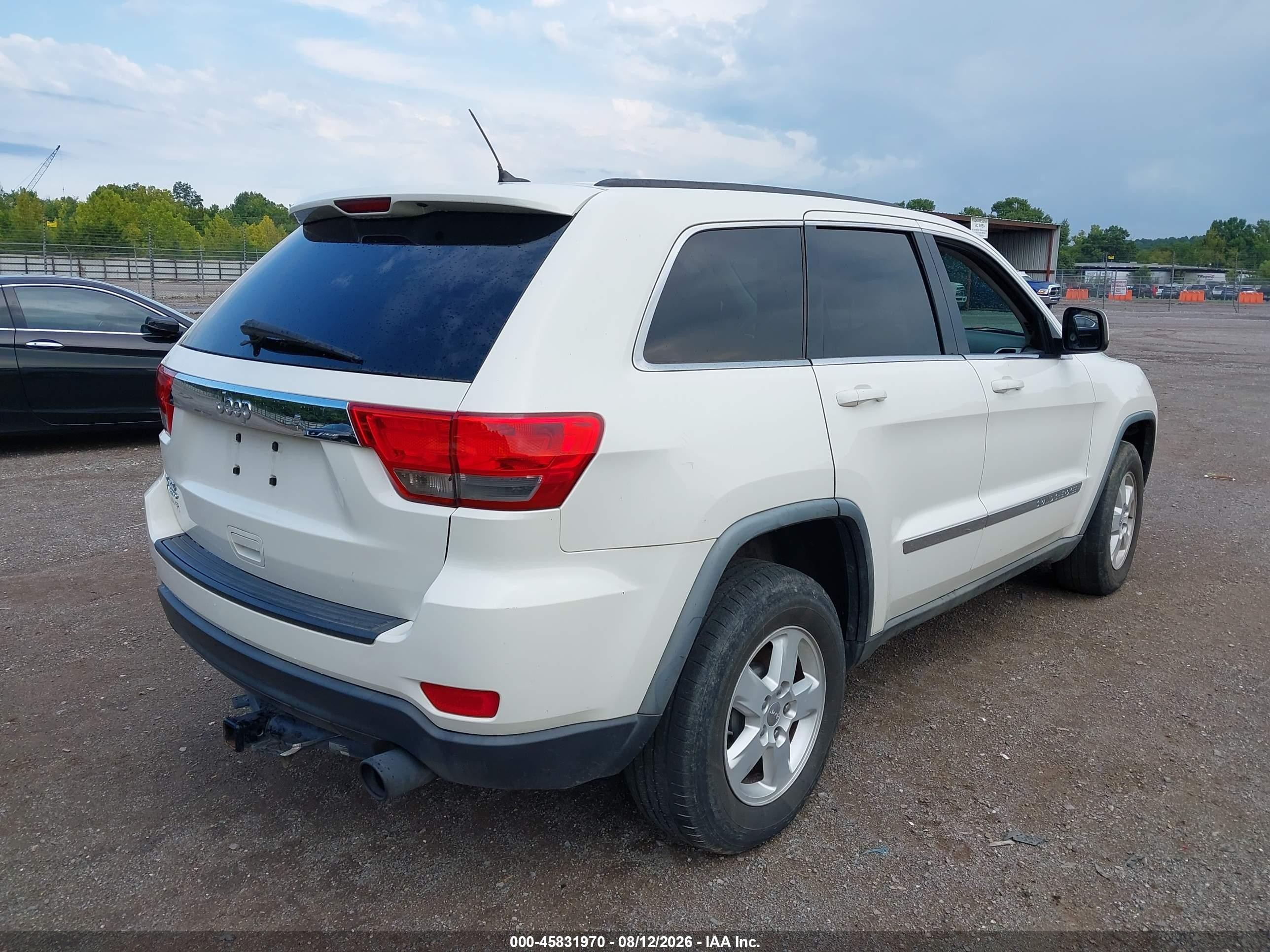 2012 Jeep Grand Cherokee Laredo White vin: 1C4RJFAG3CC175929
