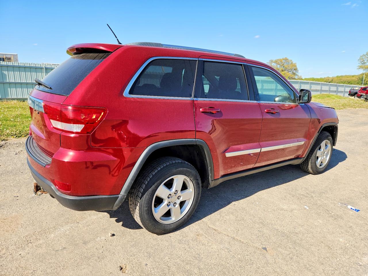 2012 Jeep Grand Cherokee Laredo Красный vin: 1C4RJFAG3CC263489