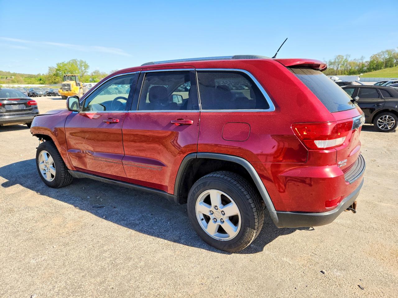 2012 Jeep Grand Cherokee Laredo Красный vin: 1C4RJFAG3CC263489