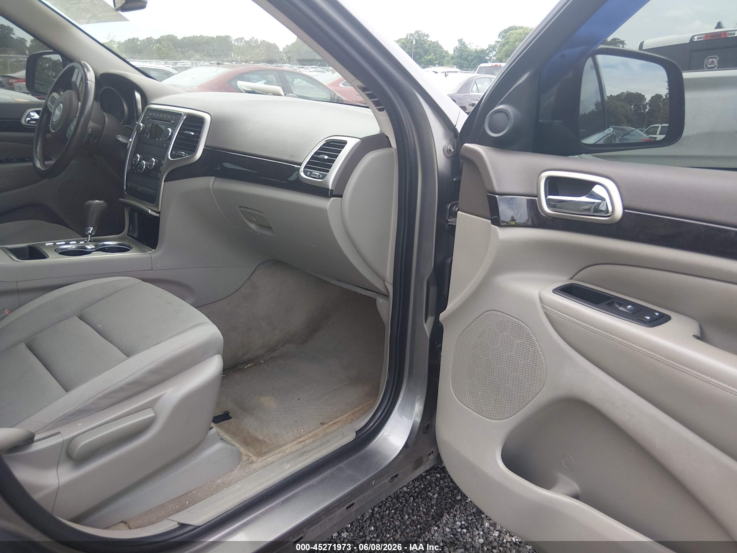 2012 Jeep Grand Cherokee Laredo Gray vin: 1C4RJFAG3CC267493